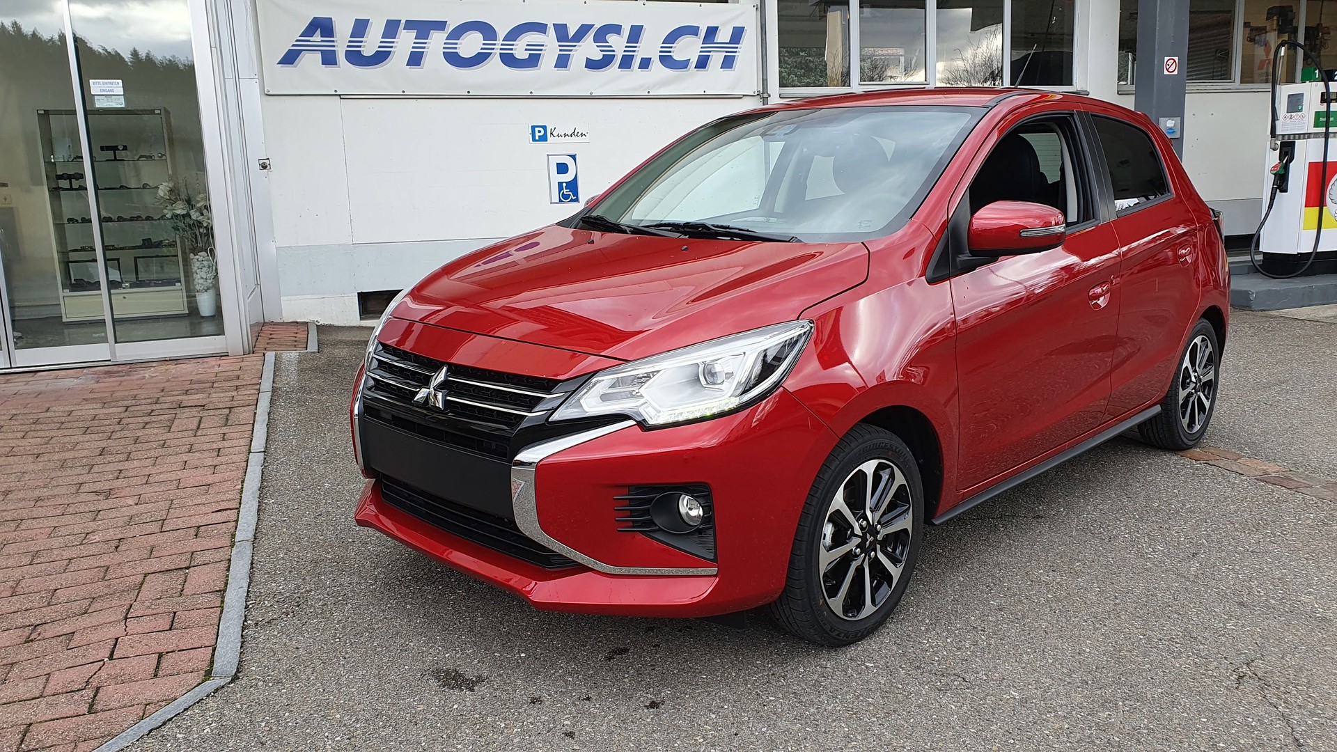 MITSUBISHI Space Star 1.2 CVT Diamond KMU Helvetia-image-9