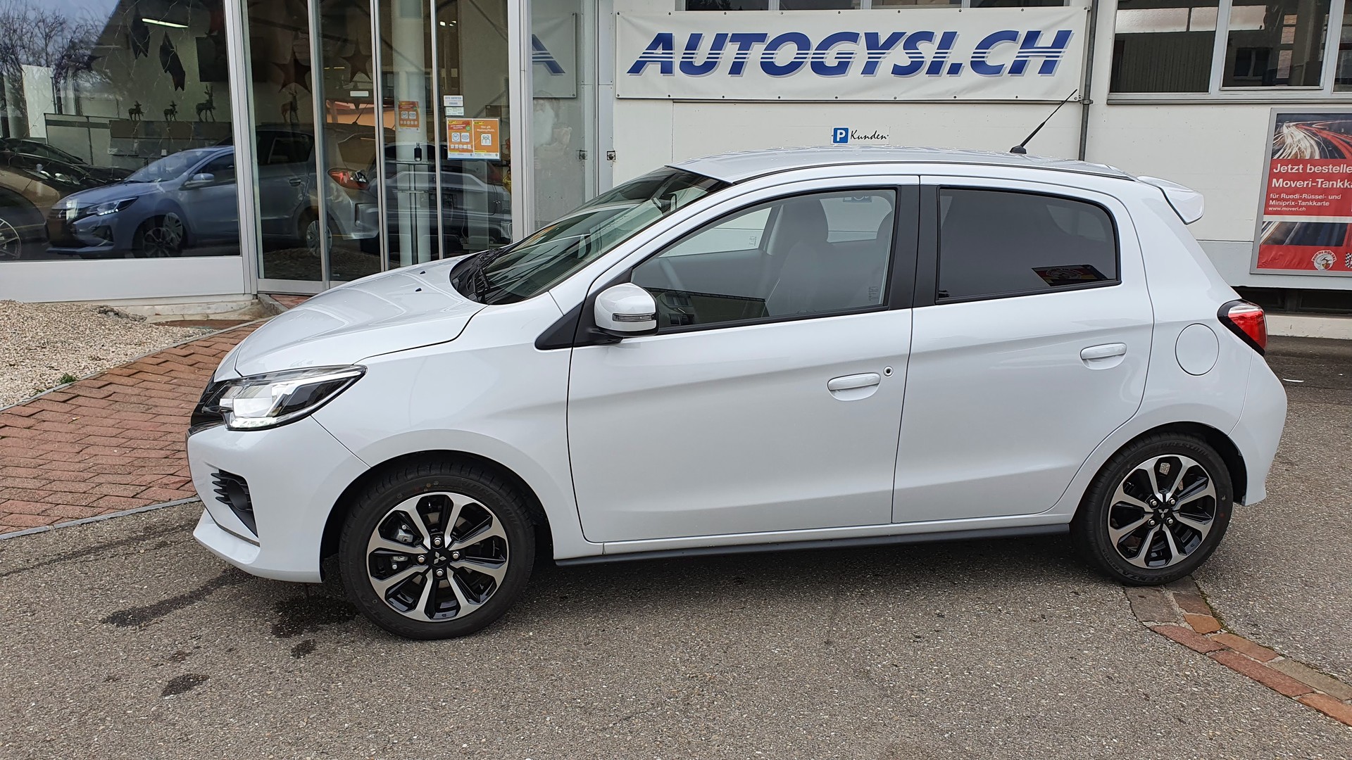 MITSUBISHI Space Star 1.2 CVT Diamond KMU Helvetia-image-4