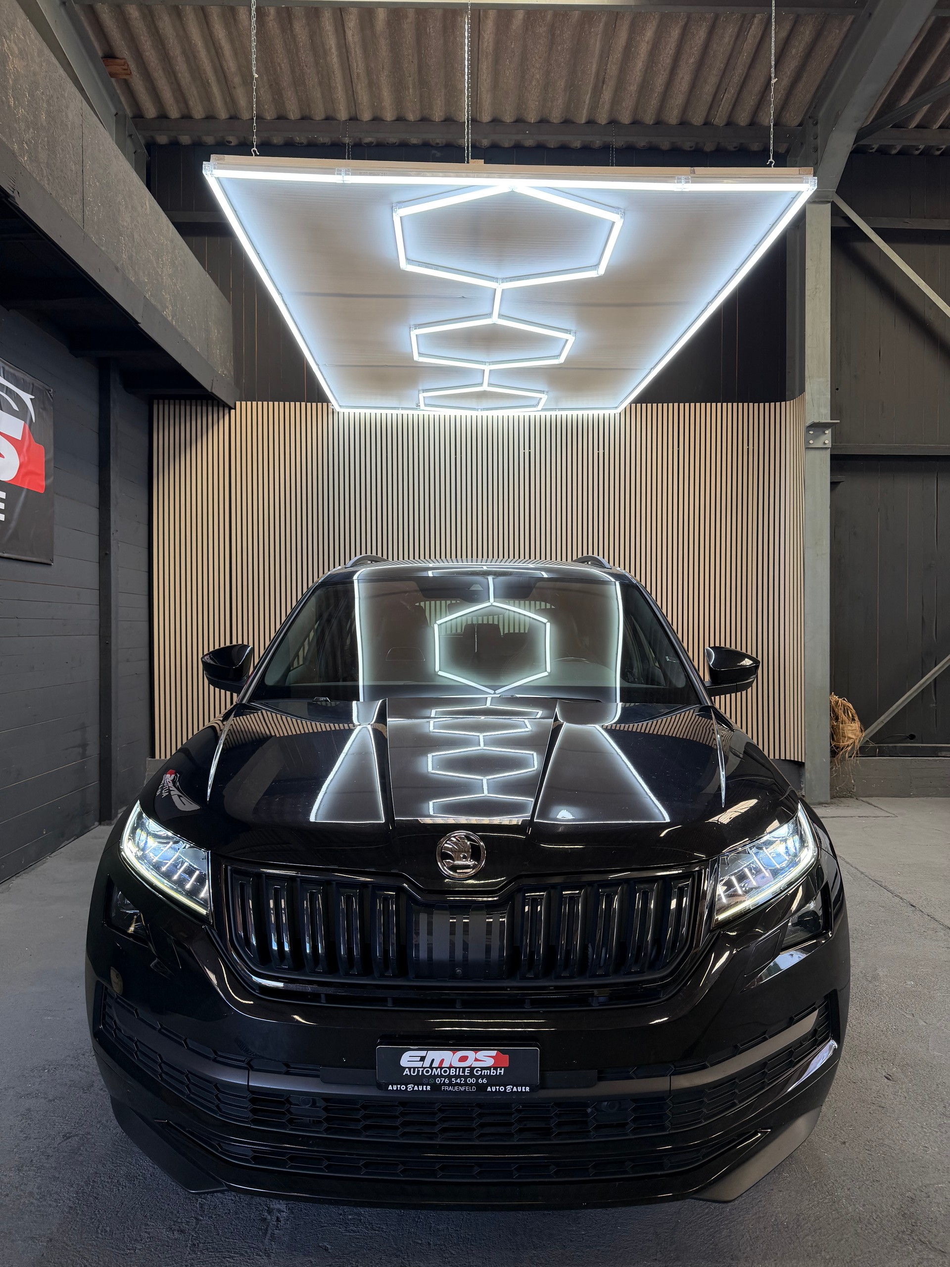 SKODA Kodiaq 2.0 TDI CR Sport Line 4x4 DSG * 7 Plätze *-image-1