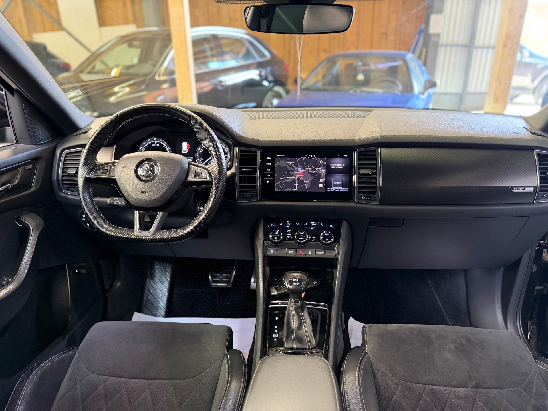 SKODA Kodiaq 2.0 TDI CR Sport Line 4x4 DSG * 7 Plätze *-image-7
