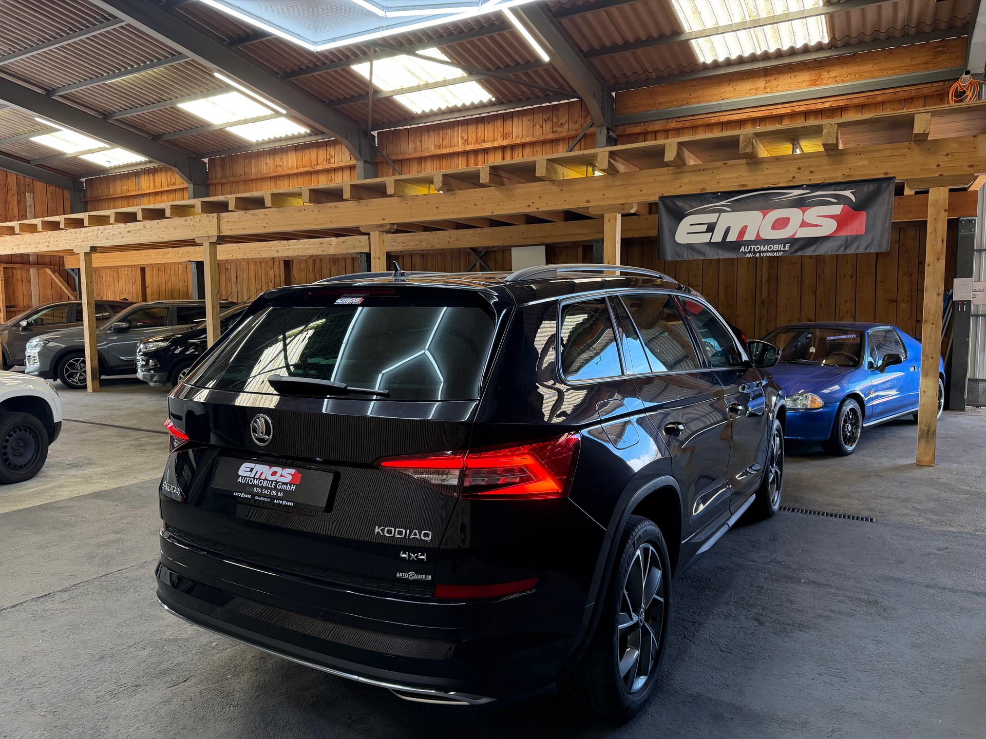 SKODA Kodiaq 2.0 TDI CR Sport Line 4x4 DSG * 7 Plätze *-image-6
