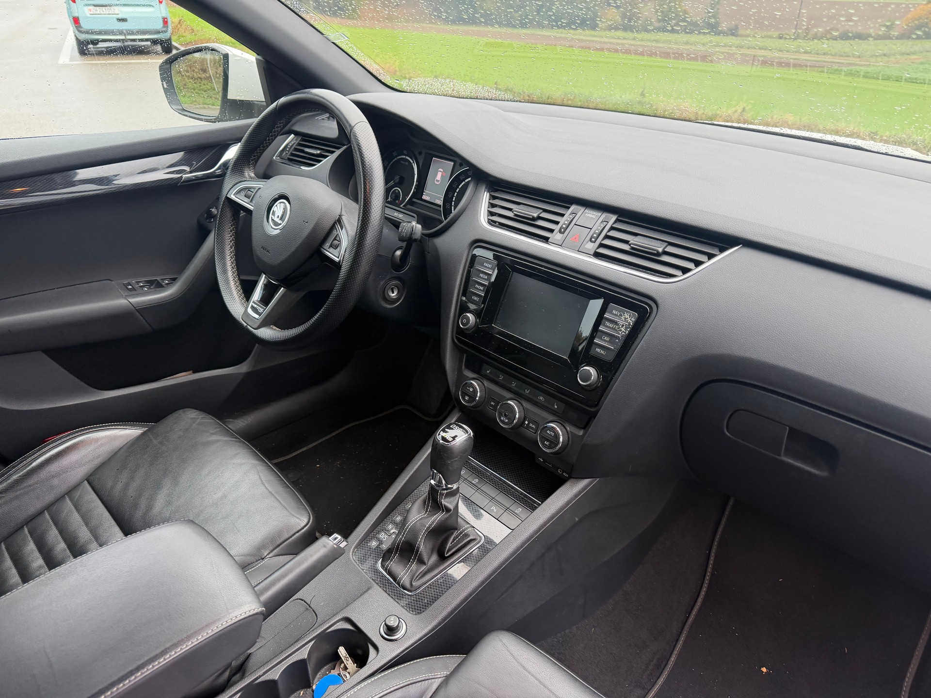 SKODA Octavia 2.0 TSI RS DSG-image-4