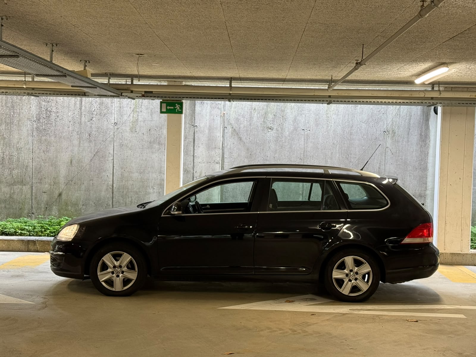VW Golf Variant 1.4 TSI Trendline-image-2
