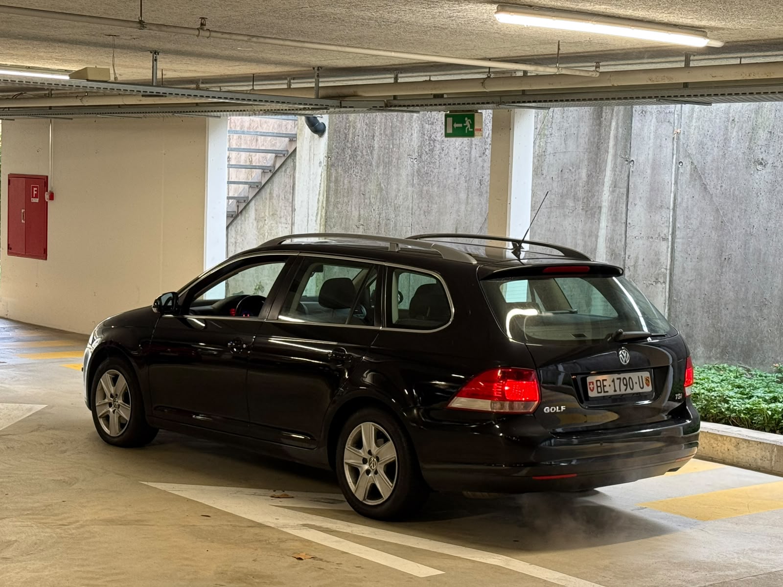 VW Golf Variant 1.4 TSI Trendline-image-3