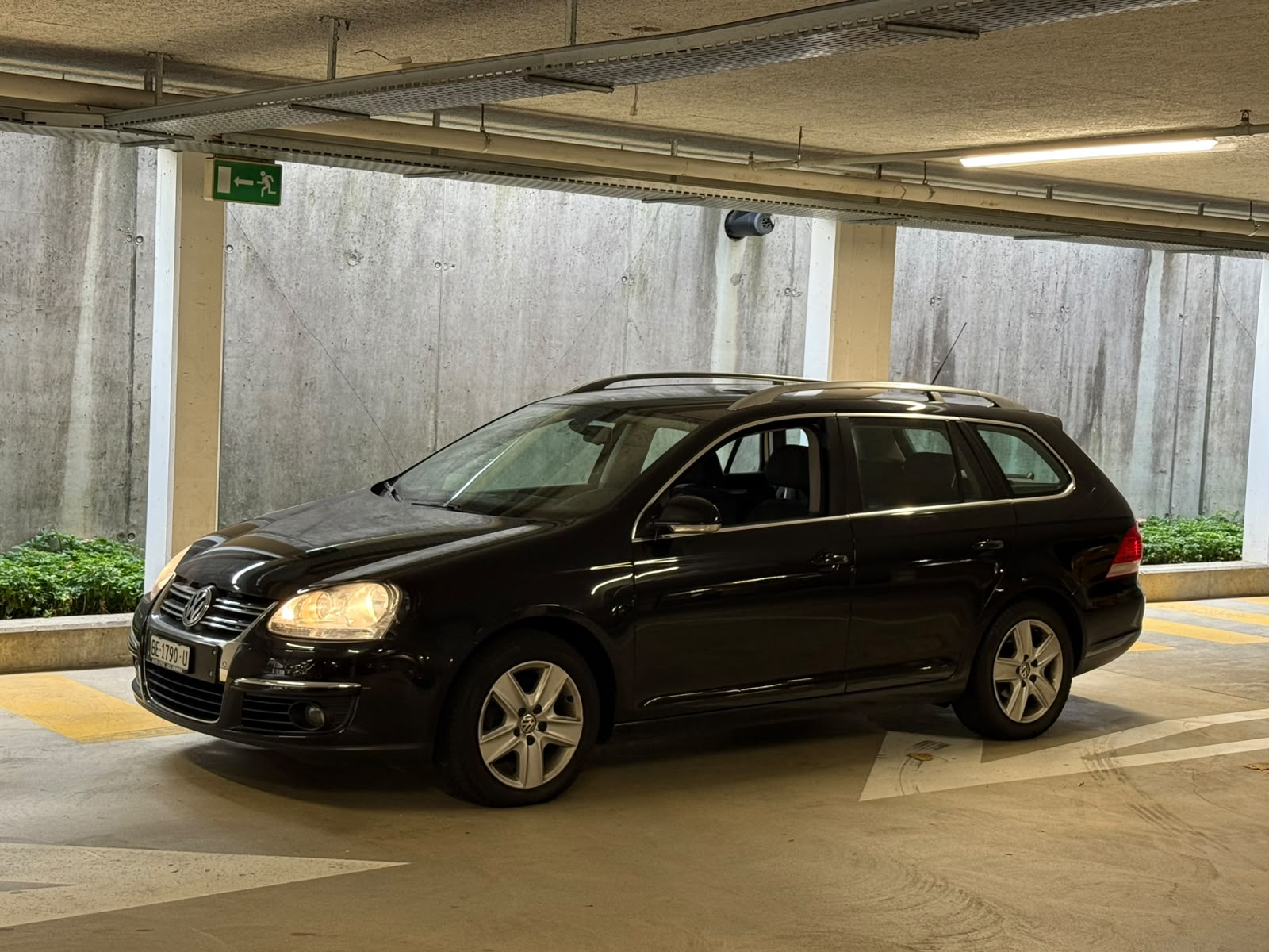 VW Golf Variant 1.4 TSI Trendline-image-1