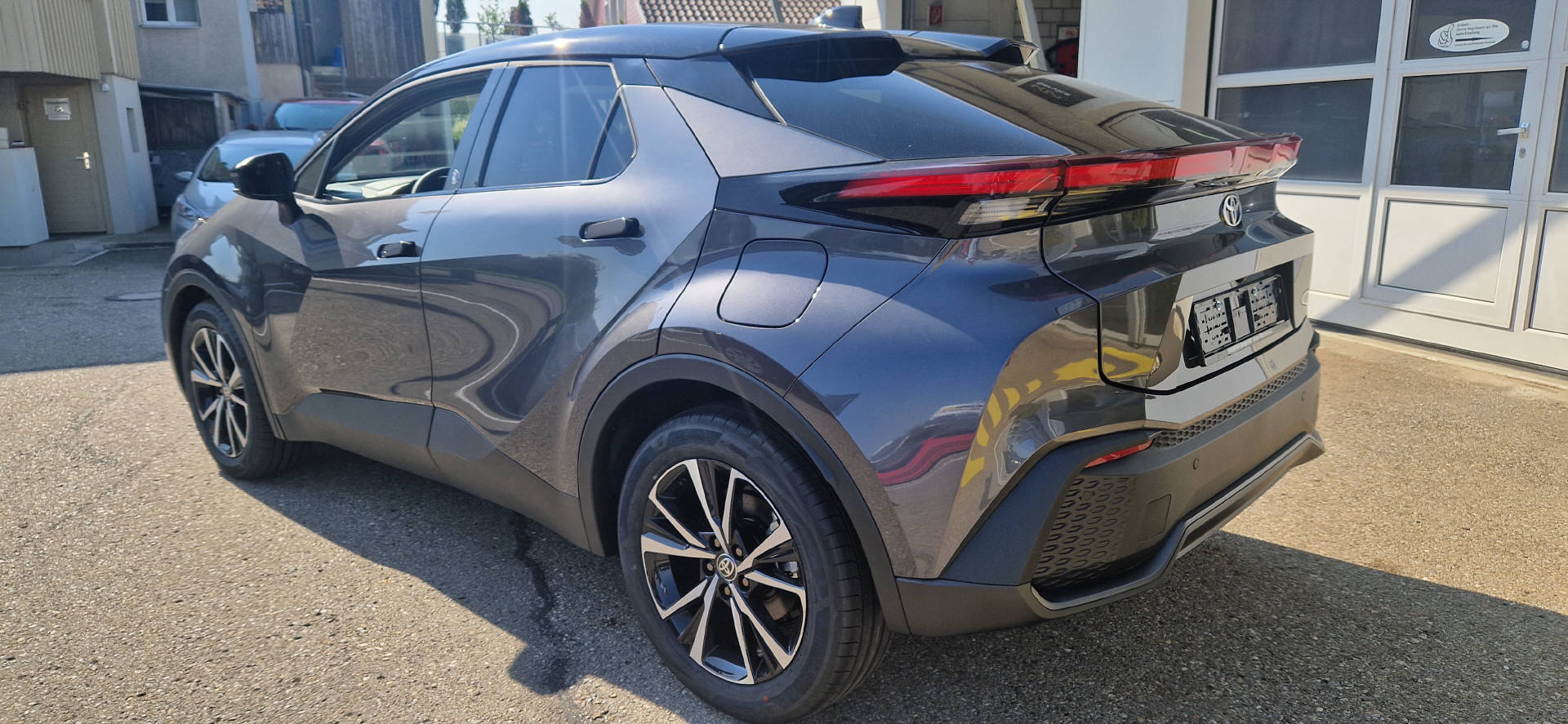 TOYOTA C-HR 2.0 HEV FWD Sport +-image-11