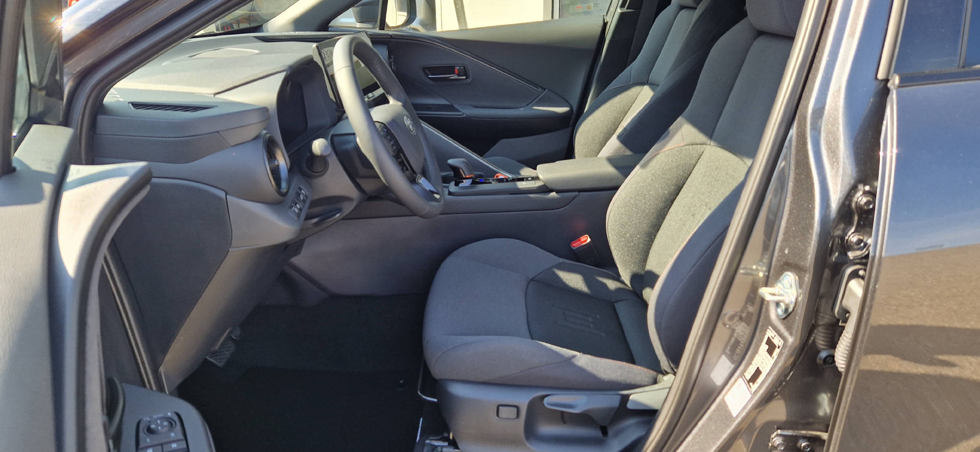 TOYOTA C-HR 2.0 HEV FWD Sport +-image-3