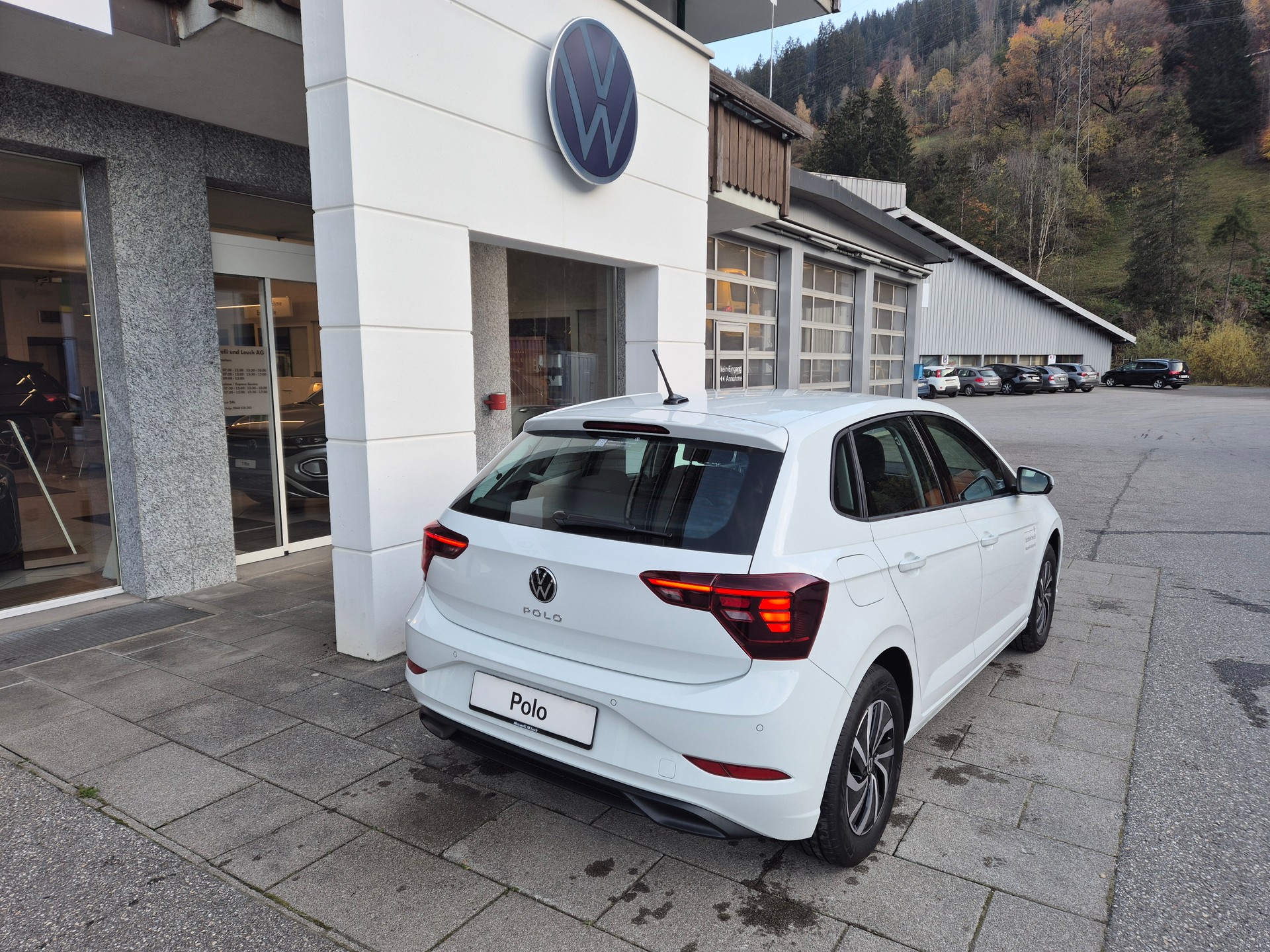 VW Polo 1.0 TSI Life DSG-image-2