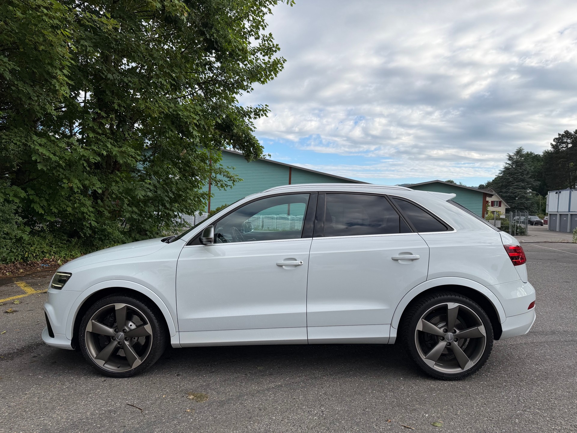 AUDI RS Q3 2.5 TFSI quattro S-tronic-showroom-element-1