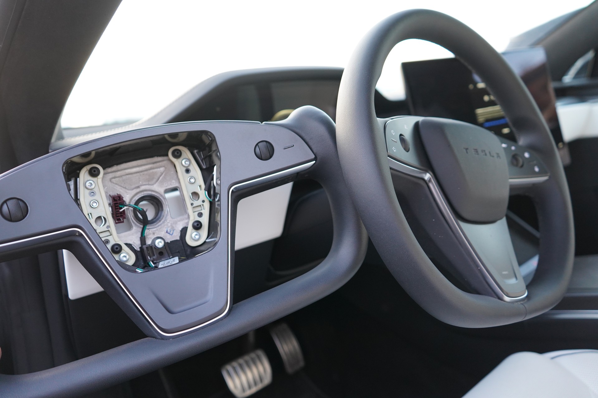 TESLA Model S 100 kWh Plaid-image-5