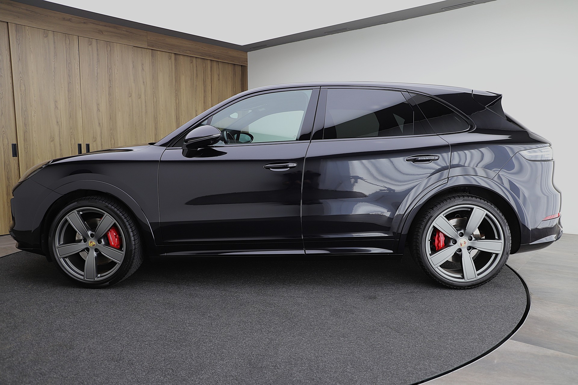 PORSCHE Cayenne GTS SportDesign Paket-image-2