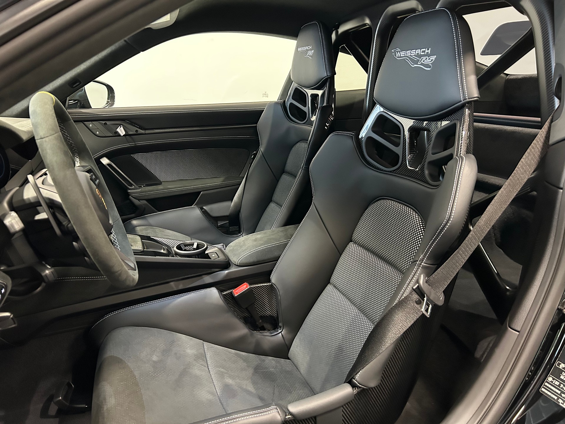 PORSCHE 911 GT3 RS-image-8