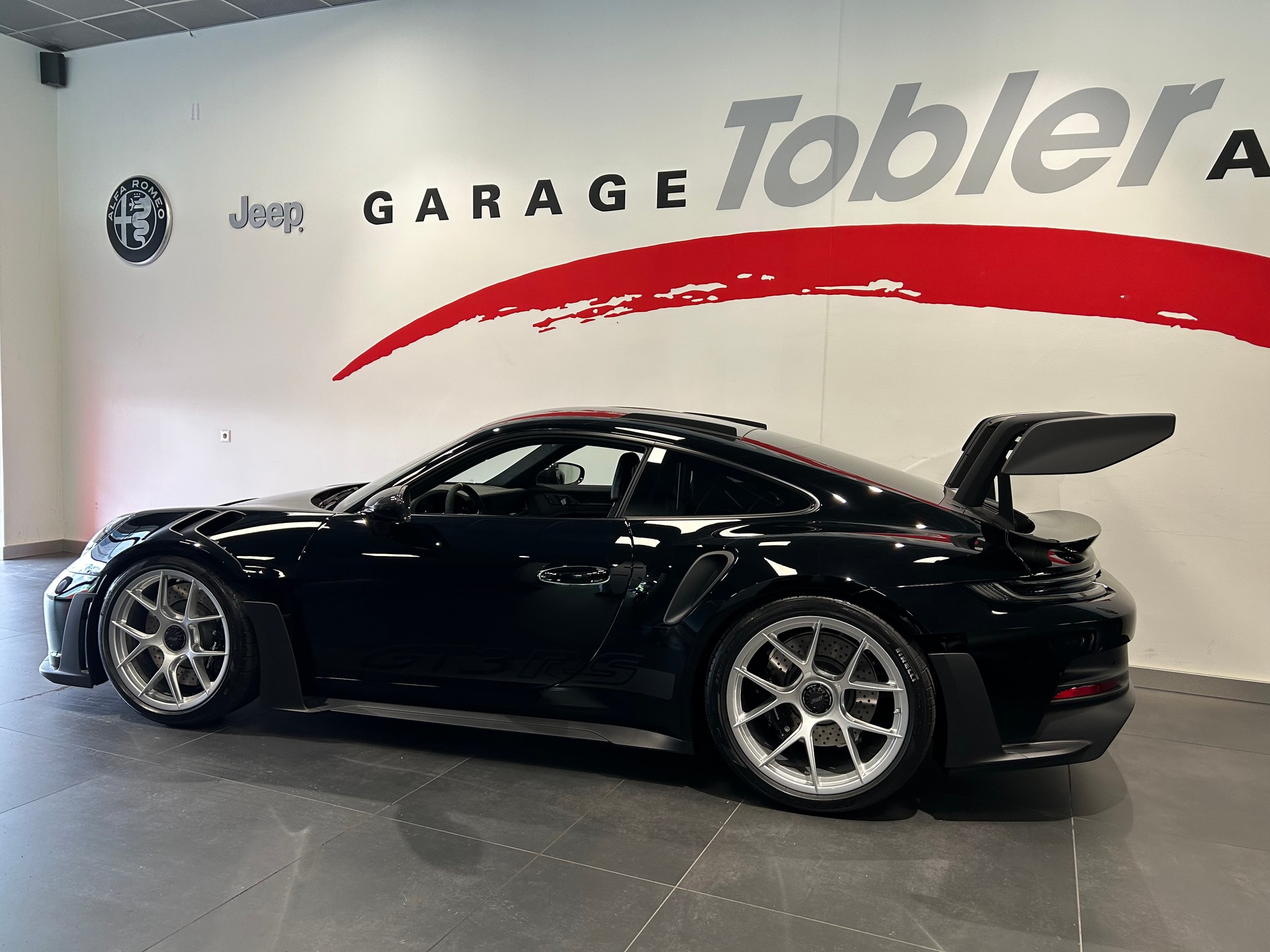 PORSCHE 911 GT3 RS-image-10