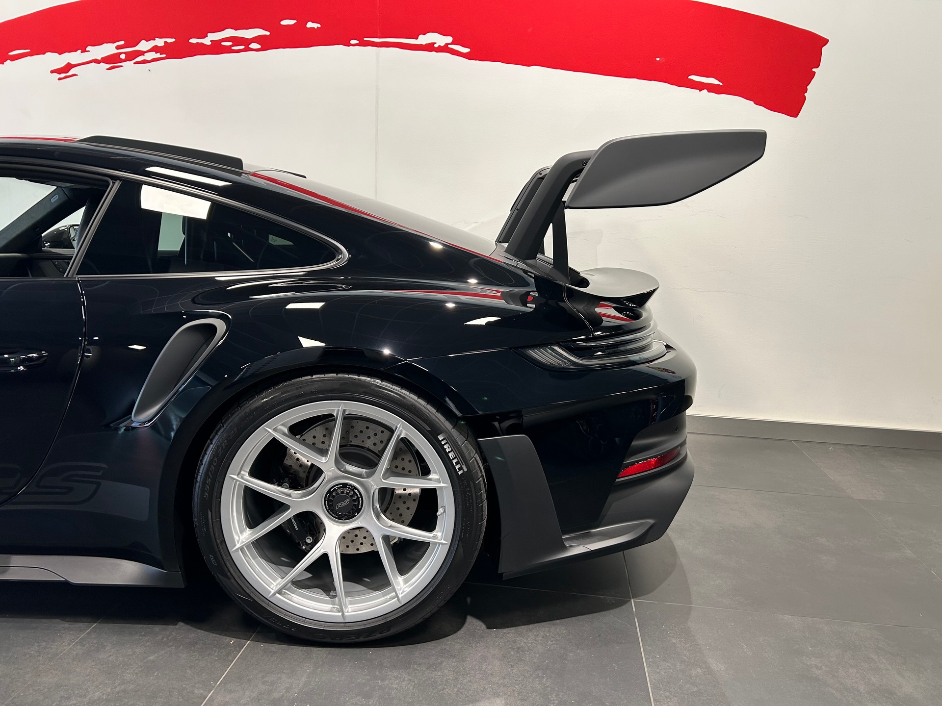 PORSCHE 911 GT3 RS-image-16