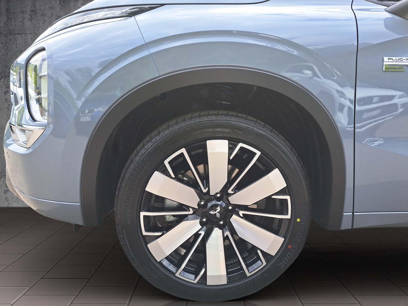 MITSUBISHI Outlander 2.4 PHEV Instyle 4x4-image-8