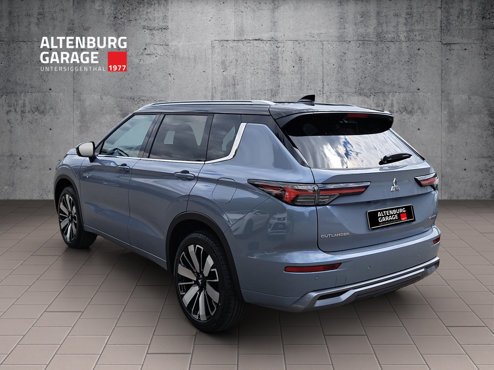 MITSUBISHI Outlander 2.4 PHEV Instyle 4x4-showroom-element-2