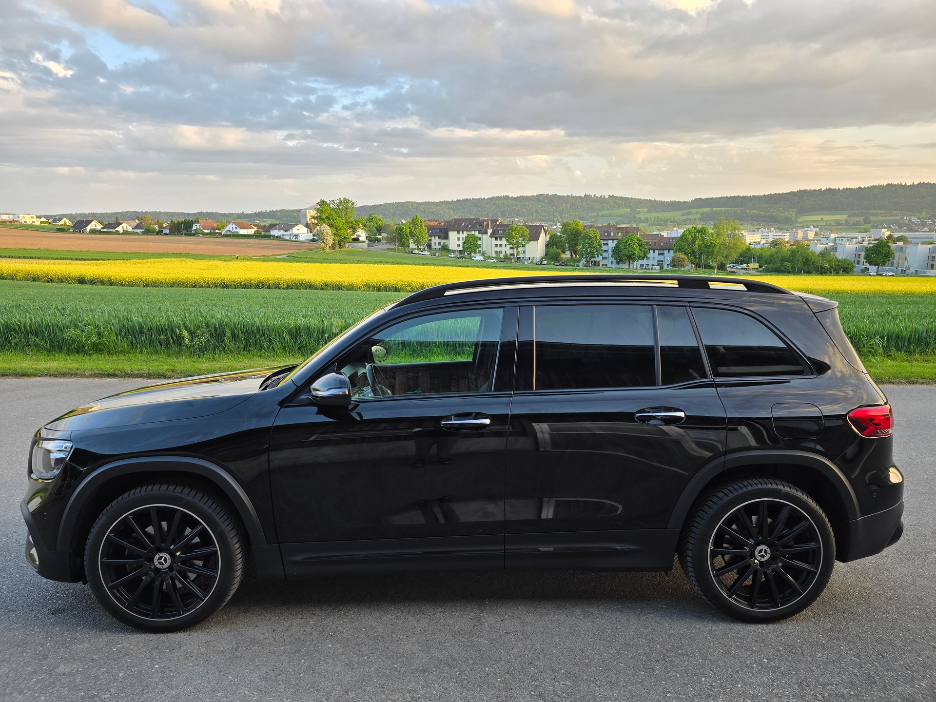 MERCEDES-BENZ GLB 200 d 4Matic AMG Line 8G-Tronic-image-1