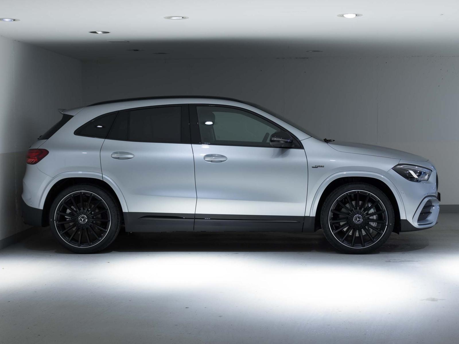 MERCEDES-BENZ GLA 35 AMG 4MATIC-image-1