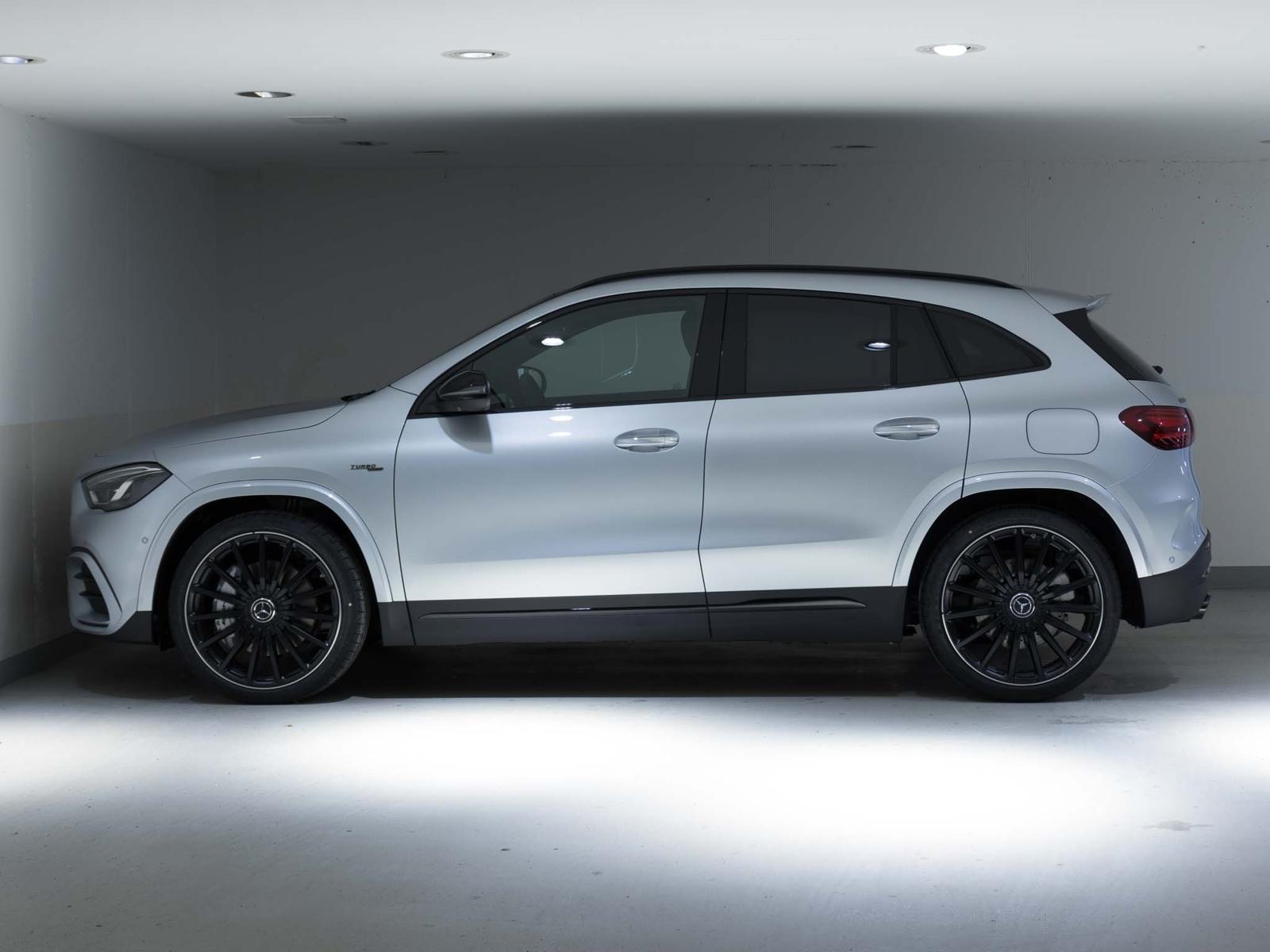 MERCEDES-BENZ GLA 35 AMG 4MATIC-image-5