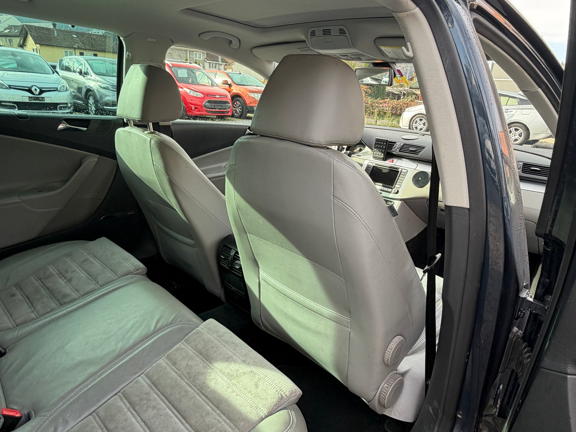 VW Passat Variant 2.0T FSI Highline-image-7
