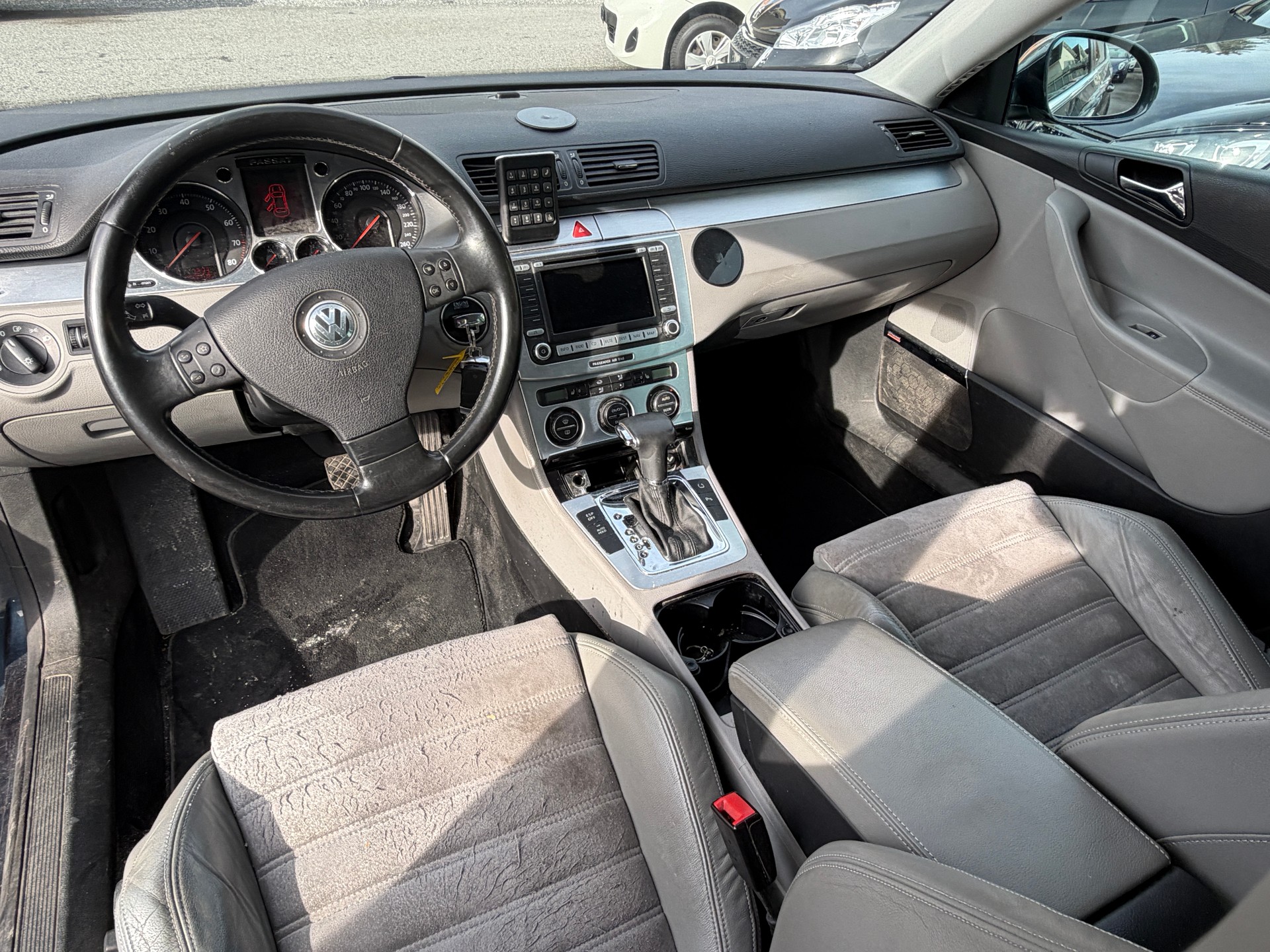 VW Passat Variant 2.0T FSI Highline-image-9