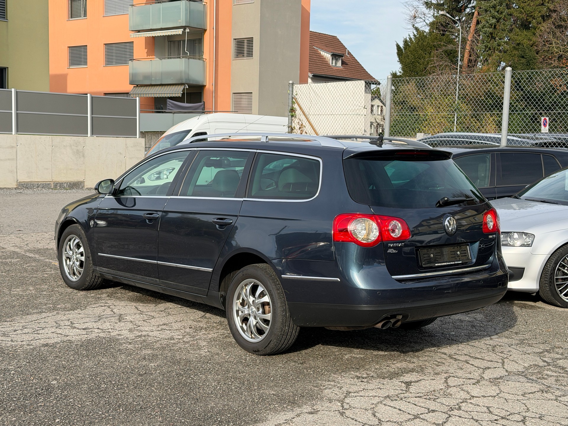 VW Passat Variant 2.0T FSI Highline-image-13