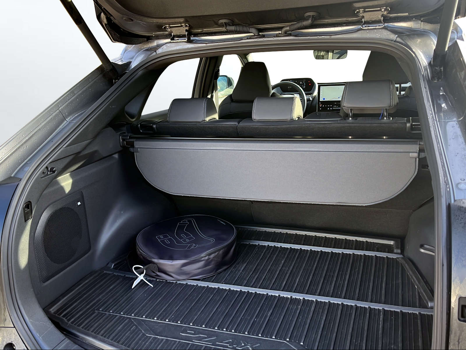 TOYOTA bZ4X Premium 71,4 kWh 4WD-image-9