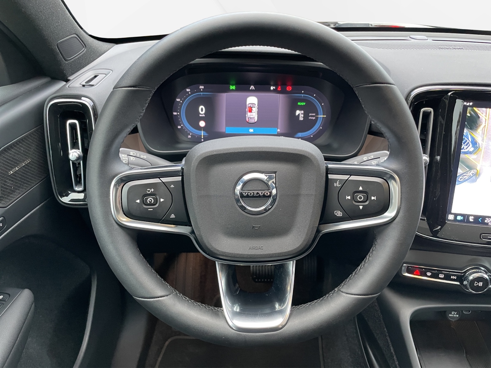 VOLVO C40 P8 Twin Recharge Ultimate AWD-image-11