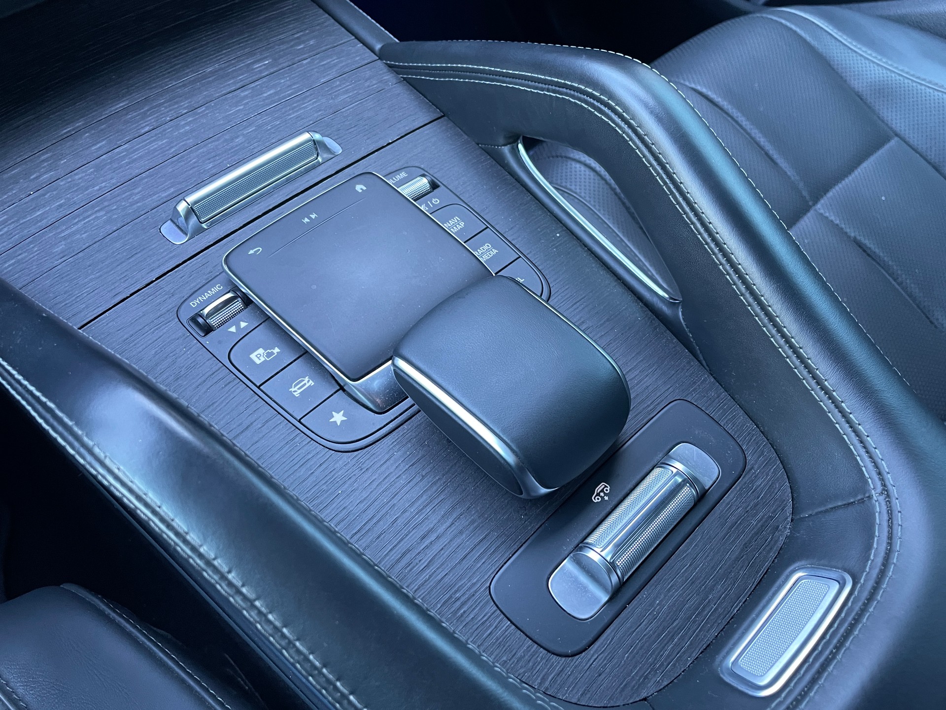 MERCEDES-BENZ GLE Coupé 400 d 4Matic 9G-Tronic AMG Line-image-19