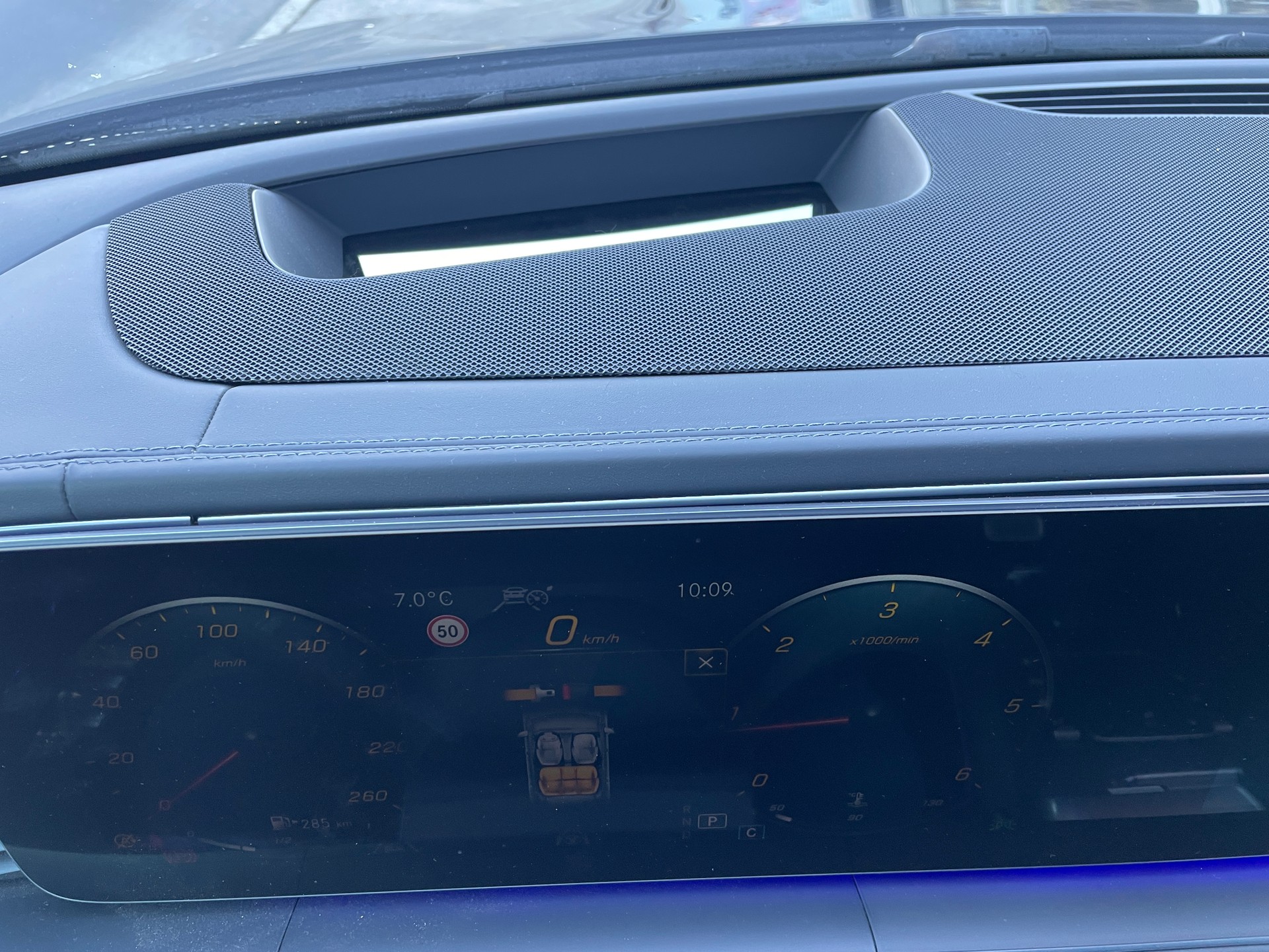 MERCEDES-BENZ GLE Coupé 400 d 4Matic 9G-Tronic AMG Line-image-18