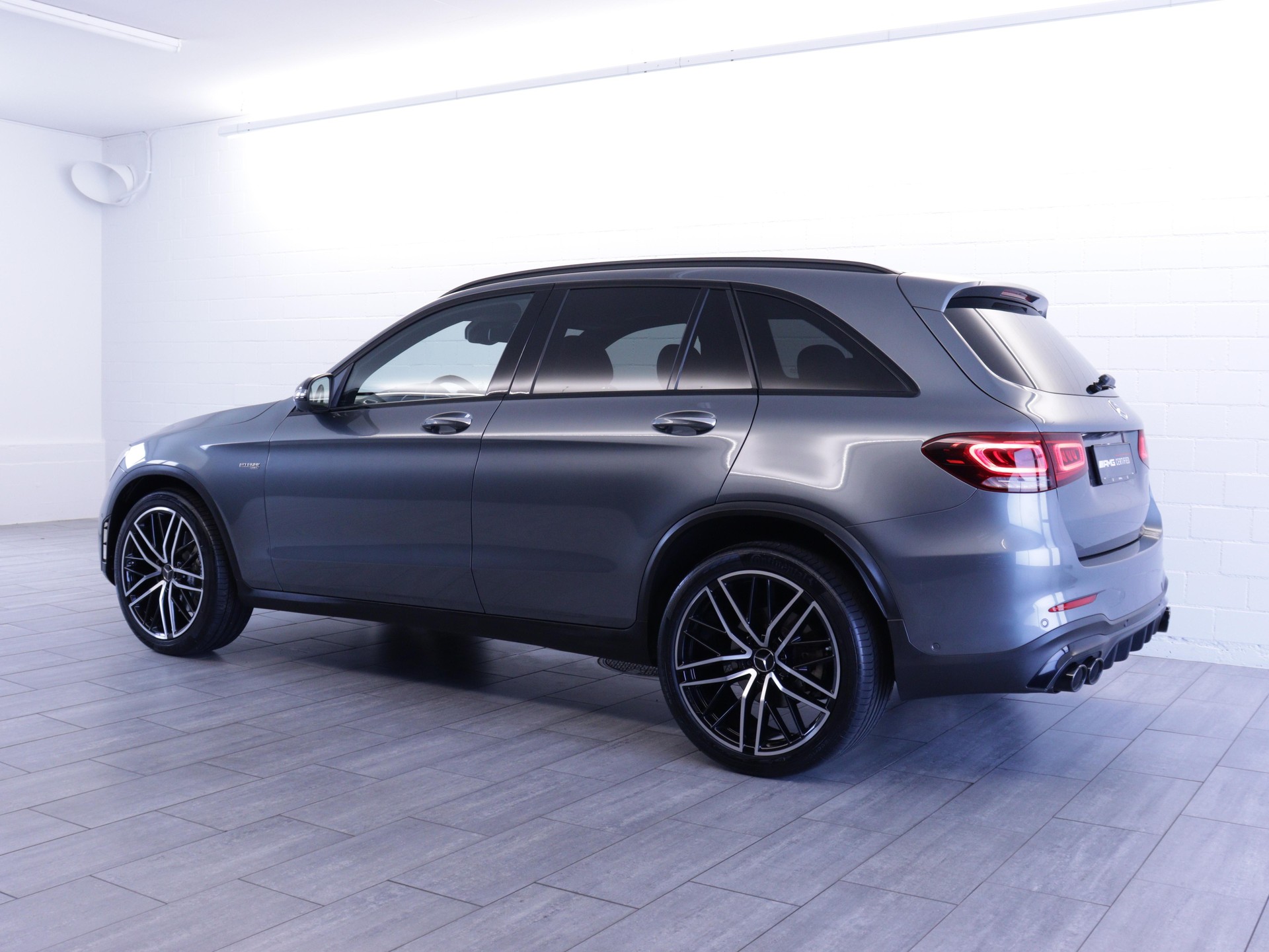 MERCEDES-BENZ GLC 43 AMG 4m-showroom-element-2