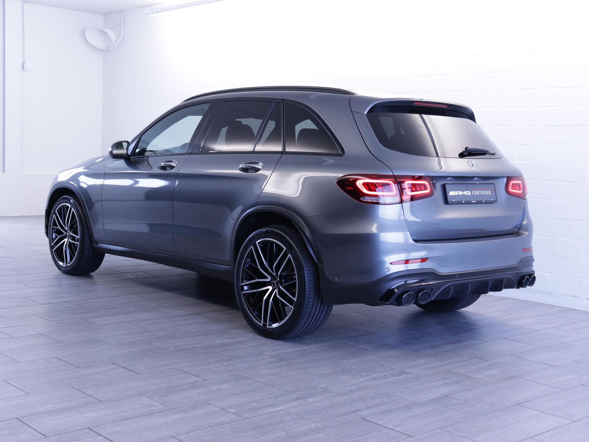 MERCEDES-BENZ GLC 43 AMG 4m-showroom-element-3