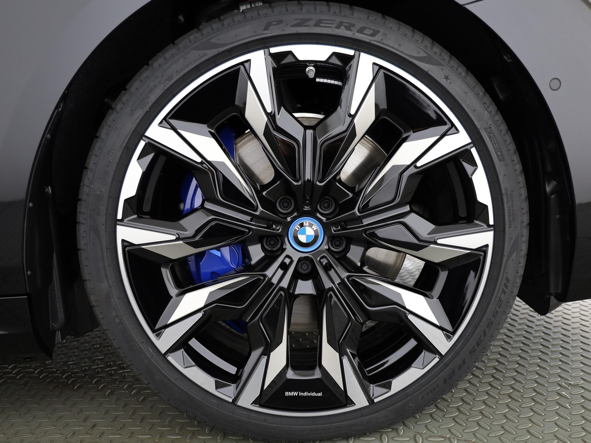 BMW i5 M60 xDrive Touring-image-5