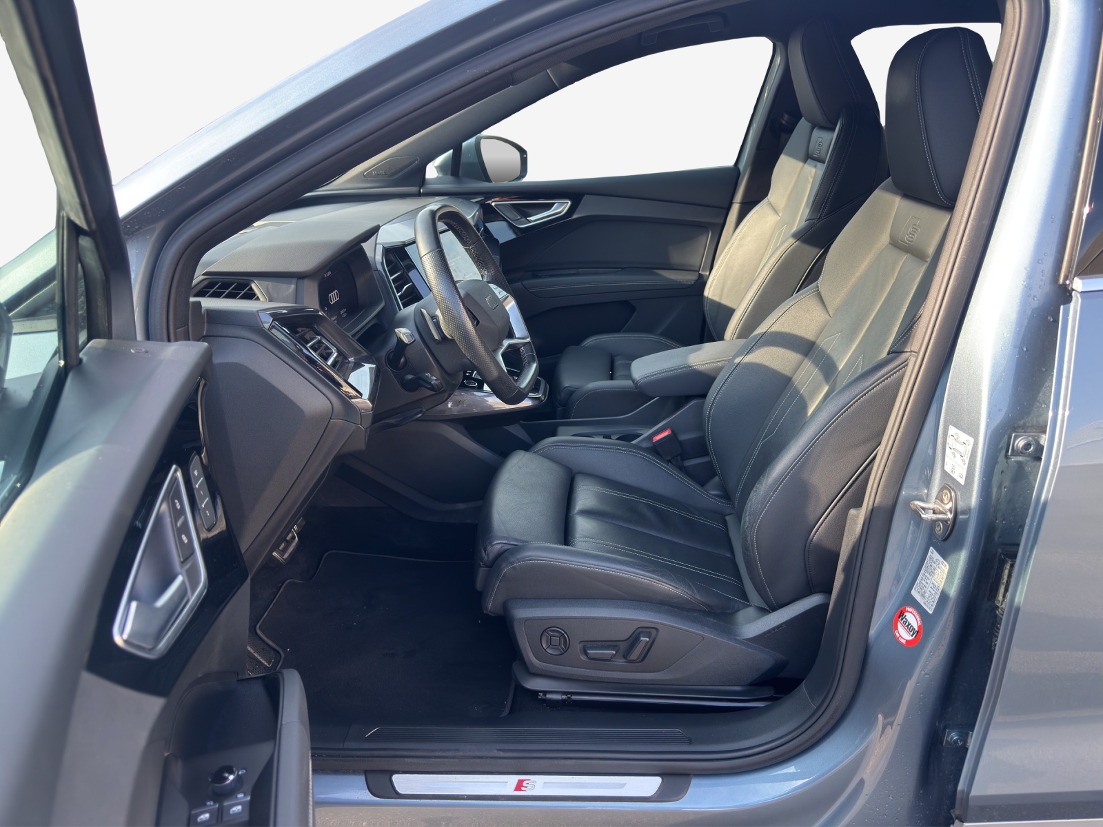 AUDI Q4 e-tron 50 quattro-image-7
