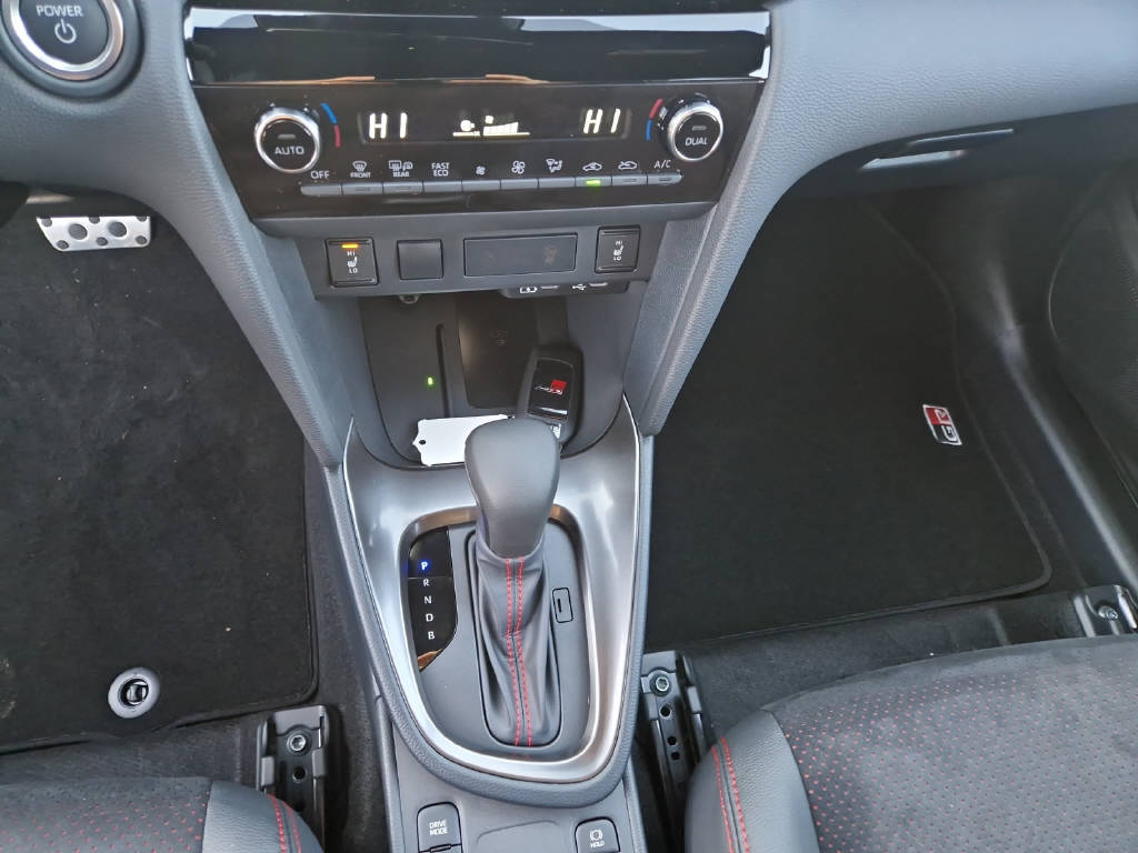 TOYOTA Yaris Cross 1.5 VVT-i HSD GR S 47254/012-image-16