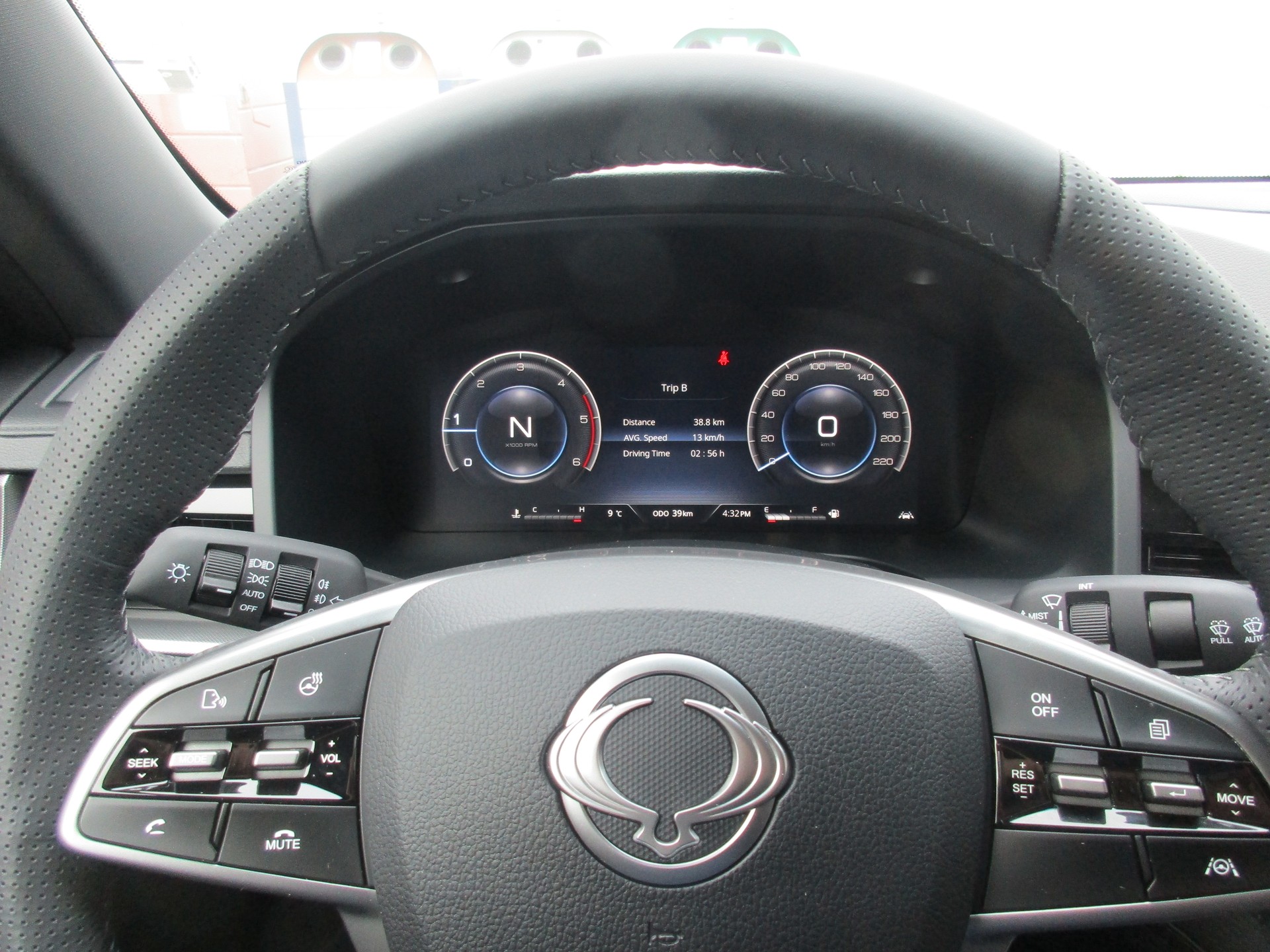 KGM-SsangYong Grand Musso 2.2 Titanium 4WD A-image-11