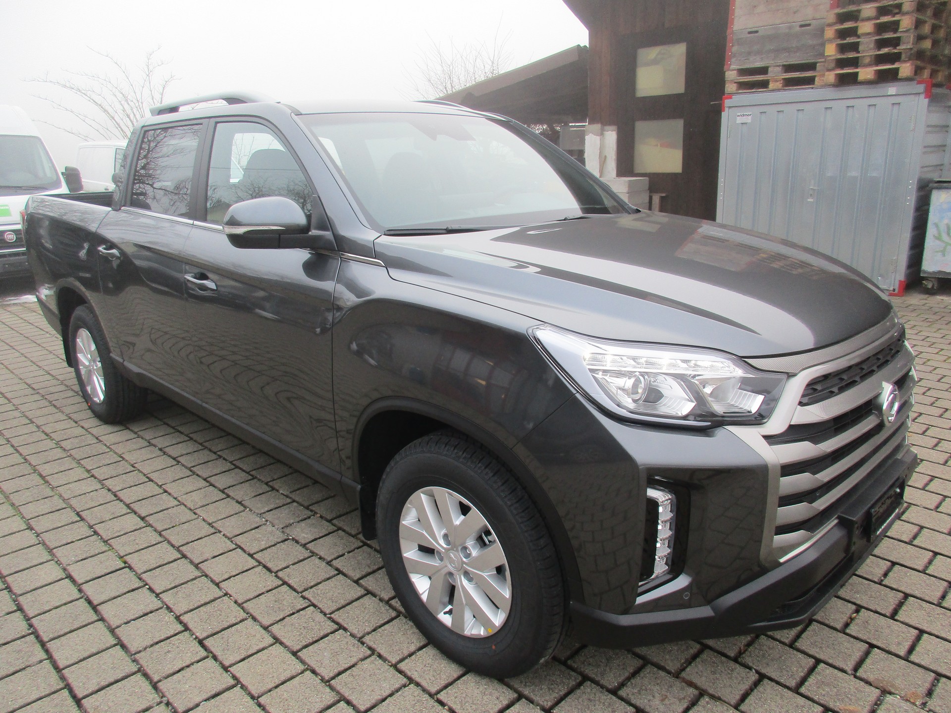 KGM-SsangYong Grand Musso 2.2 Titanium 4WD A-image-3