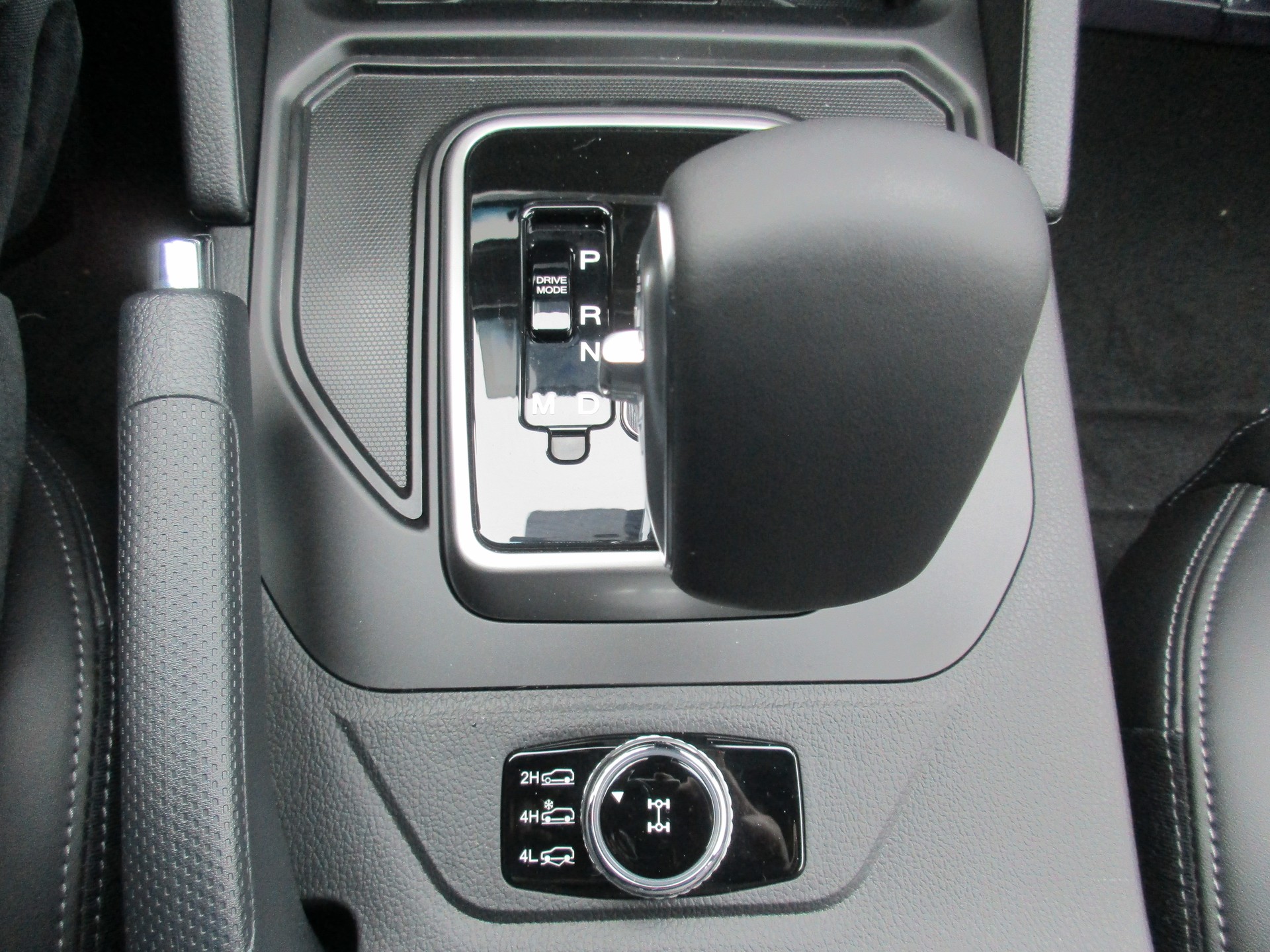 KGM-SsangYong Grand Musso 2.2 Titanium 4WD A-image-13