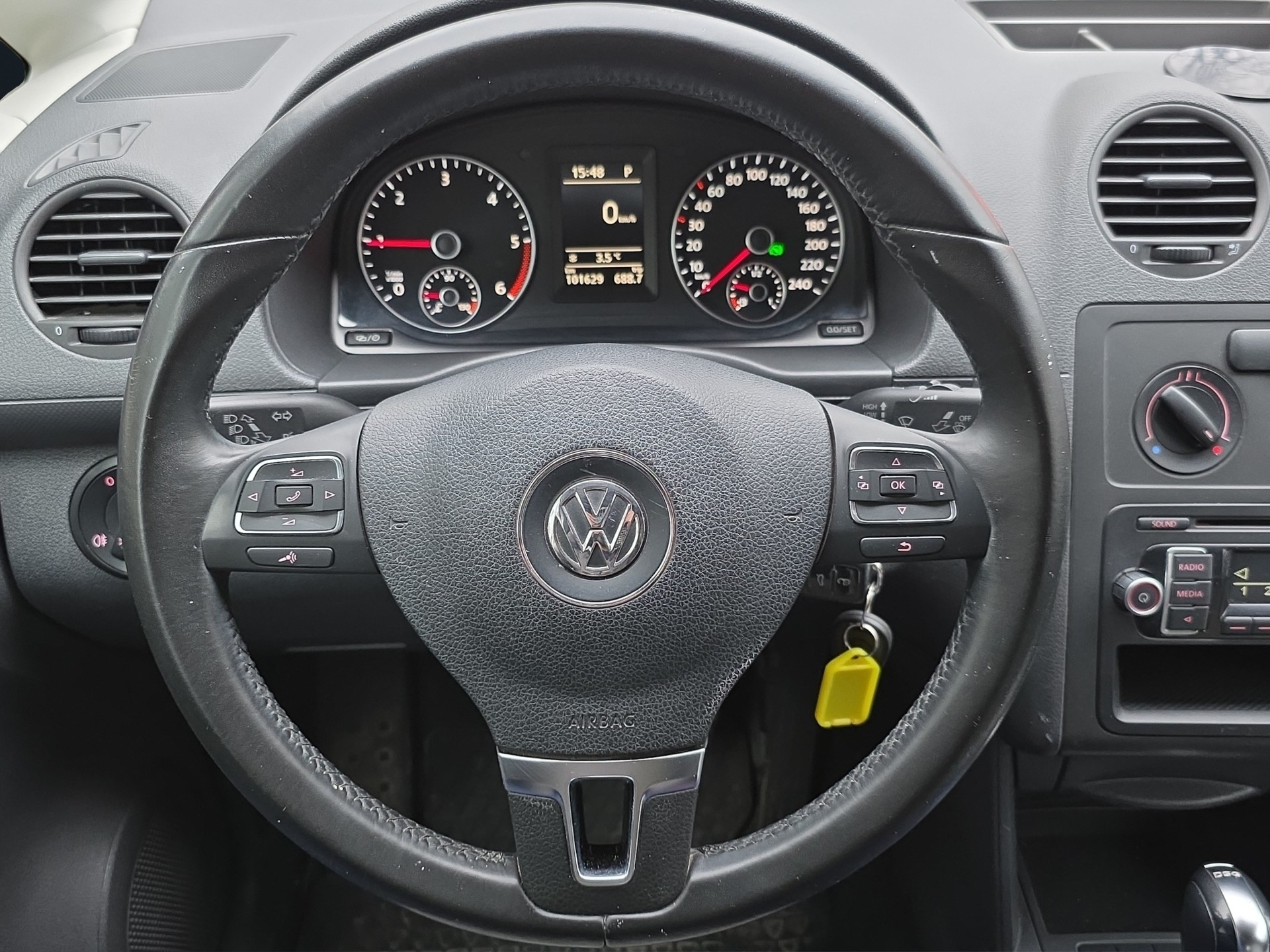 VW Caddy 1.6 TDI DSG-image-11