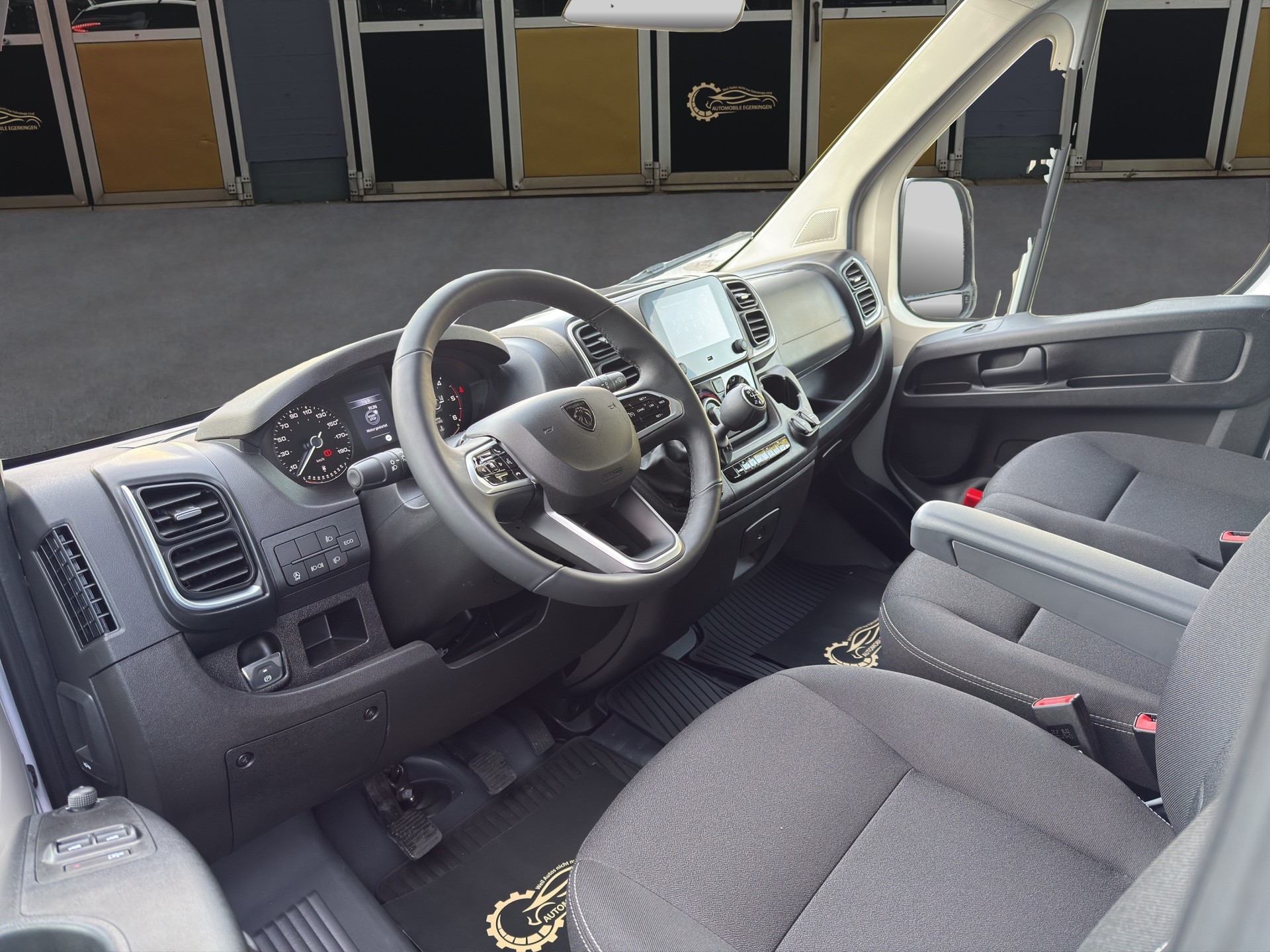 PEUGEOT Boxer Kaw. 435 L2H2 2.2 BlueHDi 140 S/S-image-8