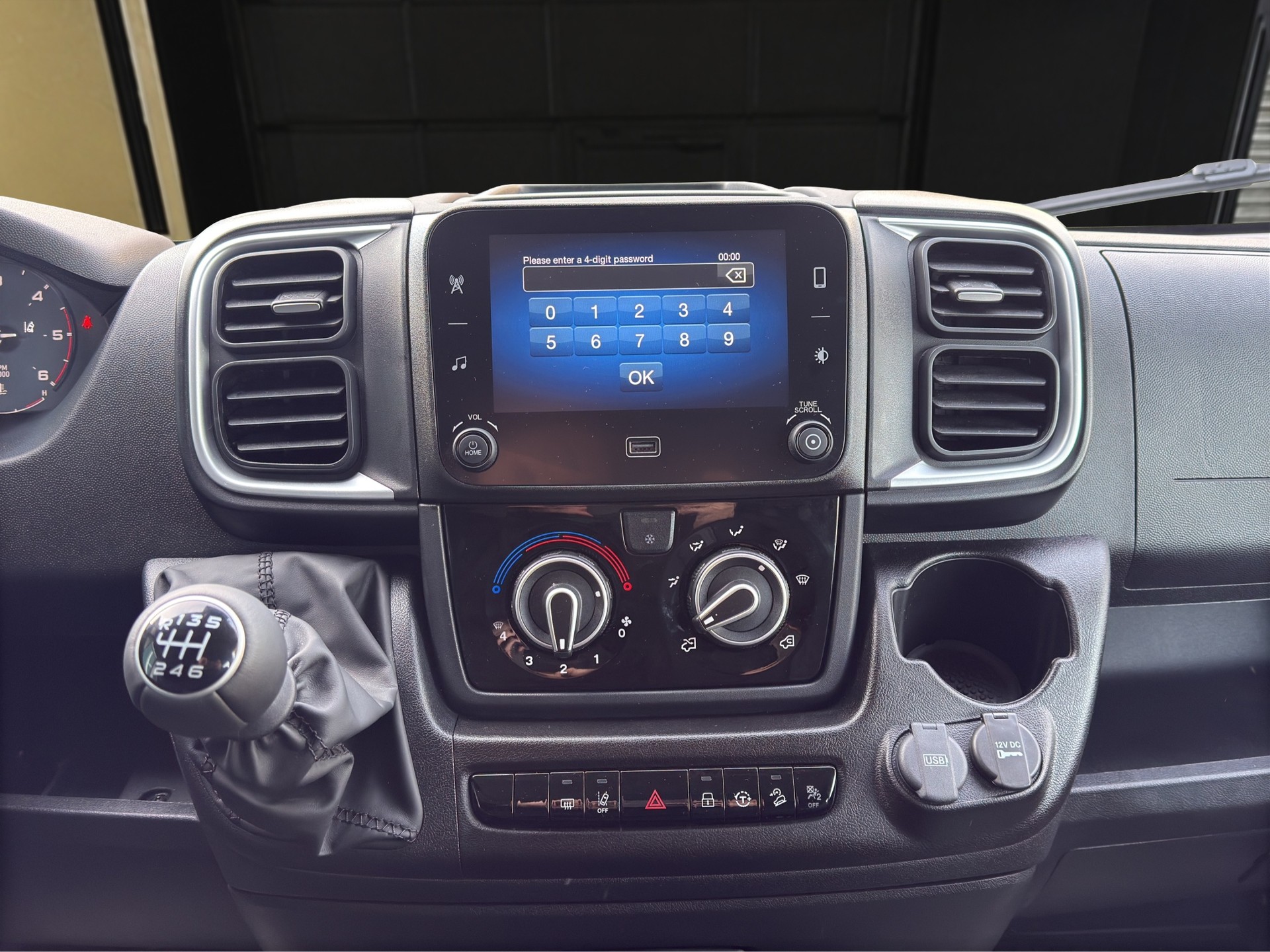 PEUGEOT Boxer Kaw. 435 L2H2 2.2 BlueHDi 140 S/S-image-14