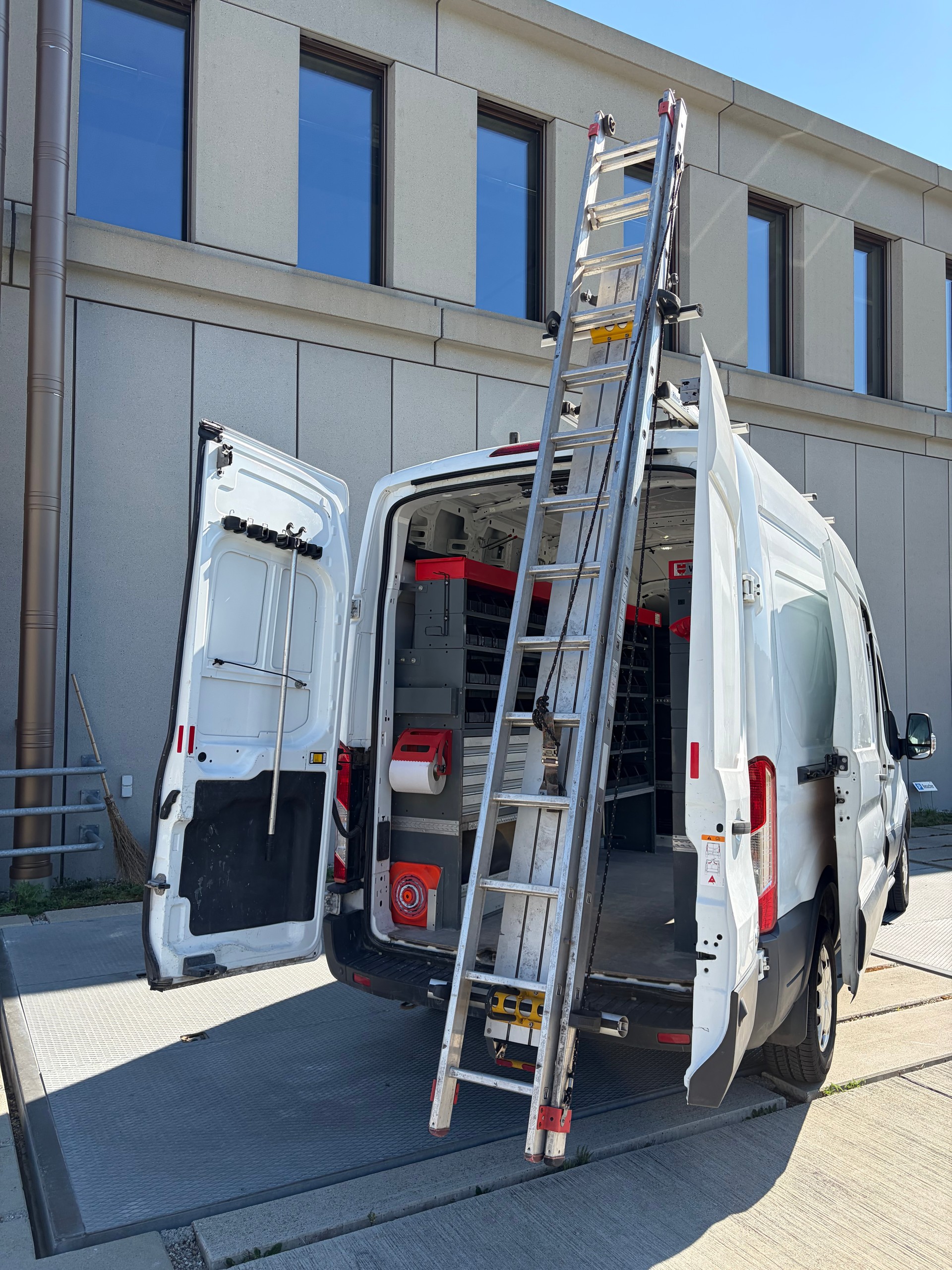 FORD Transit Van 350 L3H2 Trend FWD-image-9
