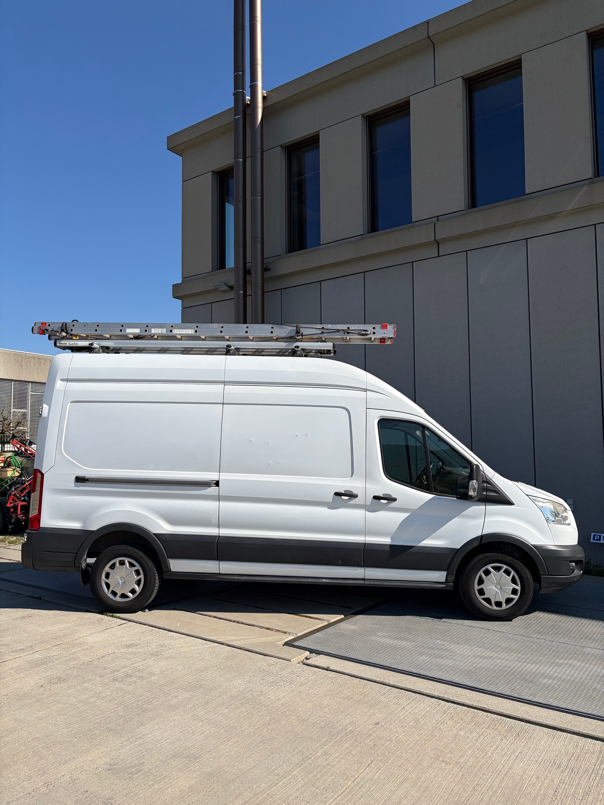 FORD Transit Van 350 L3H2 Trend FWD-image-3