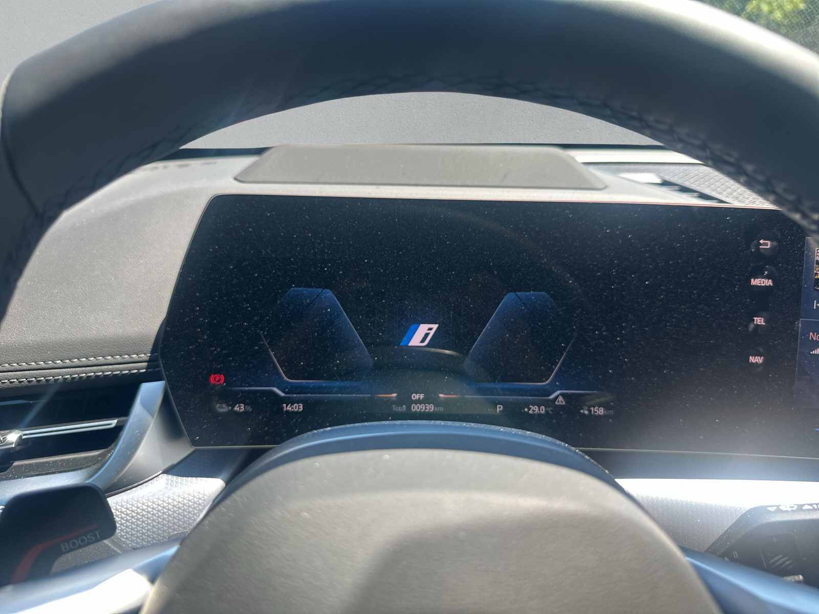 BMW iX1 eDrive 20 M Sport-image-17