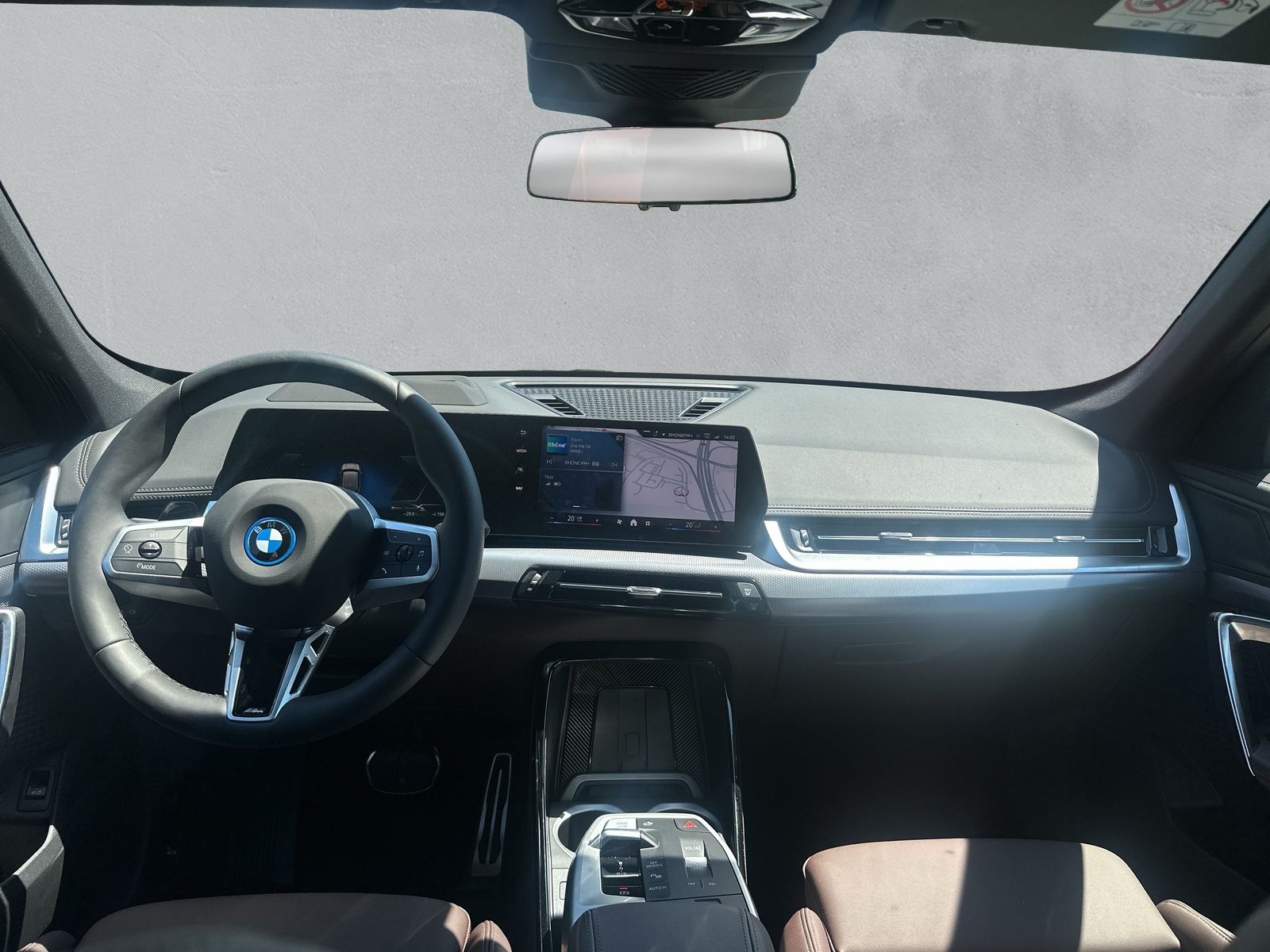 BMW iX1 eDrive 20 M Sport-image-10