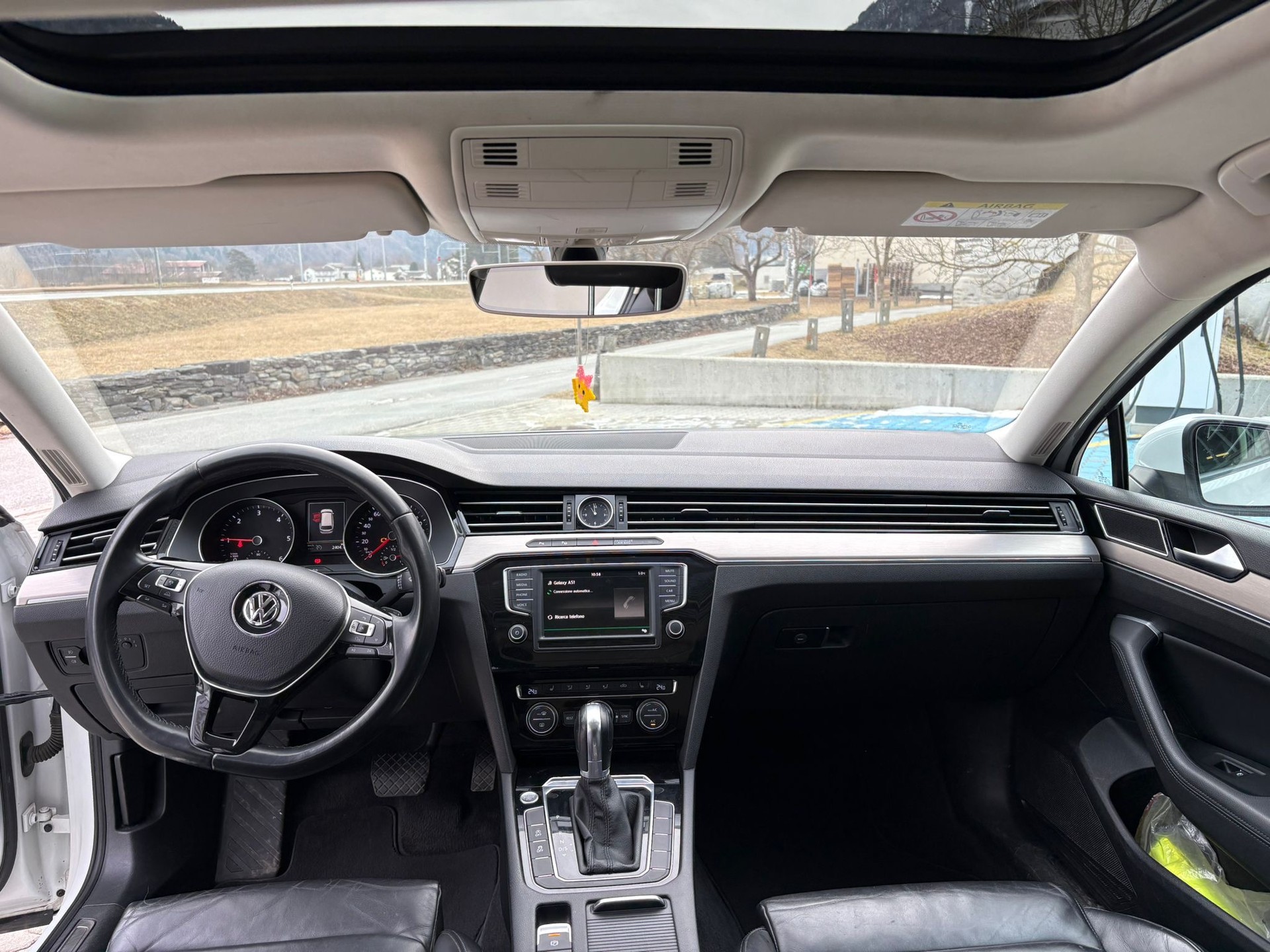 VW Passat Variant 2.0 TDI BMT Highline DSG 4Motion-image-5