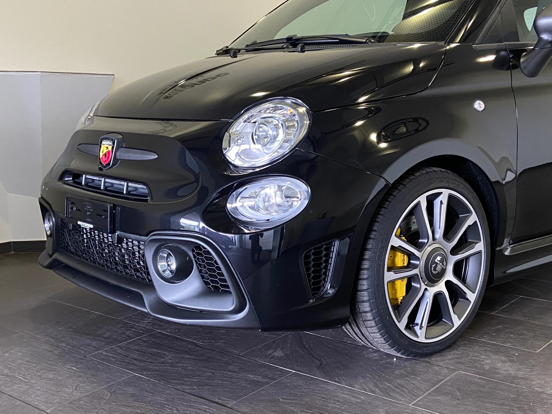 FIAT 695C 1.4 16V Turbo Abarth Turismo-image-3