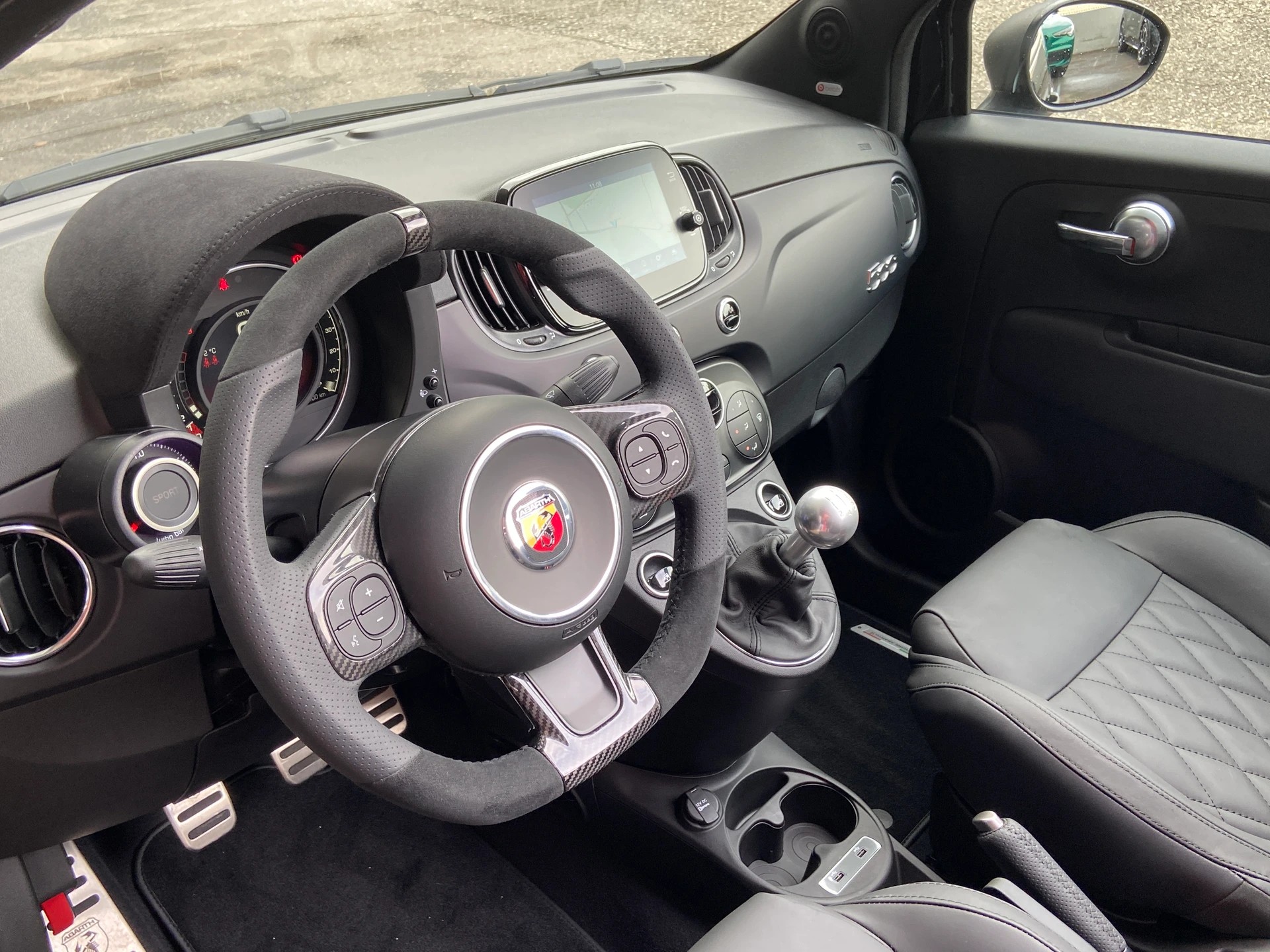 FIAT 695C 1.4 16V Turbo Abarth Turismo-image-5