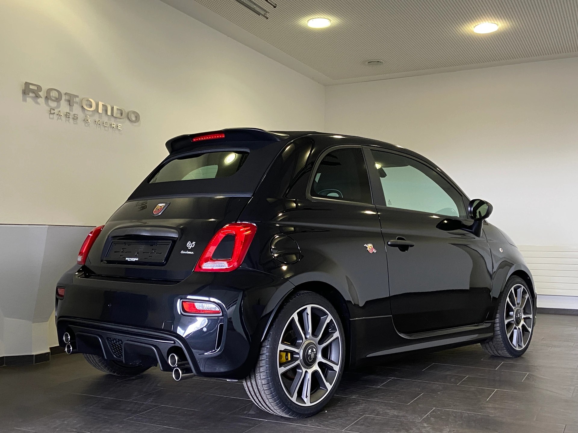 FIAT 695C 1.4 16V Turbo Abarth Turismo-image-1