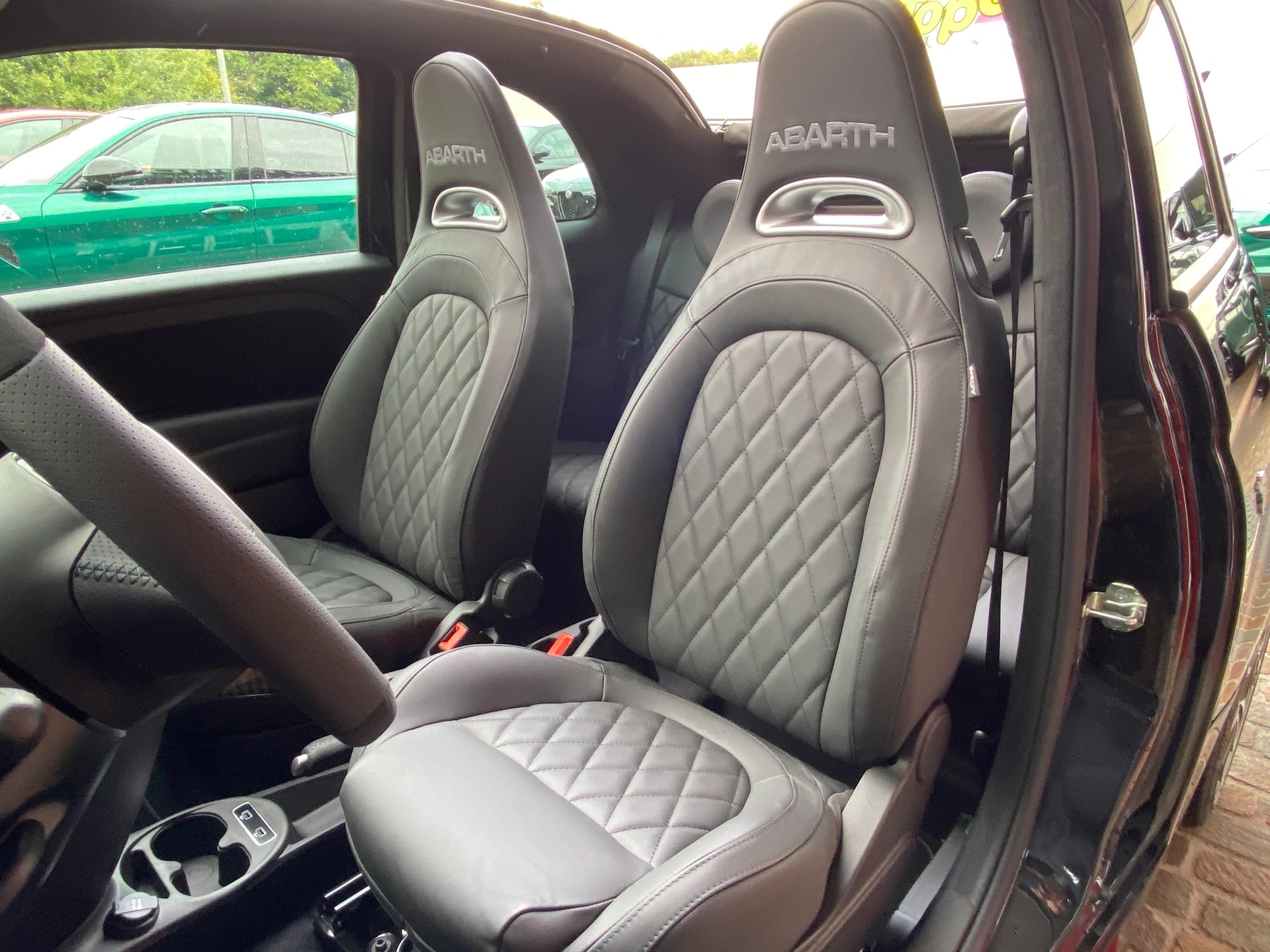 FIAT 695C 1.4 16V Turbo Abarth Turismo-image-6